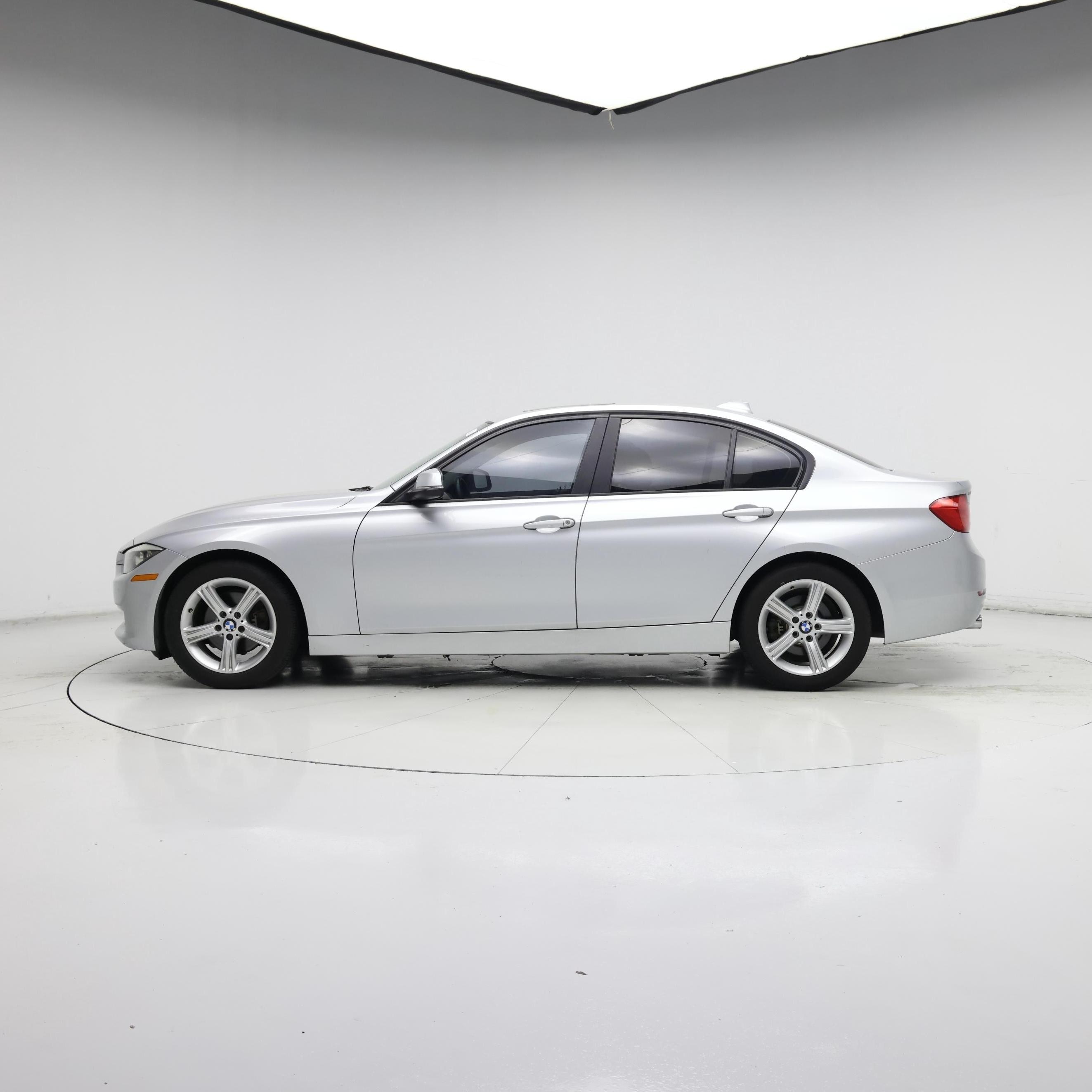Thumbnail: 2015 BMW 3 Series - 3