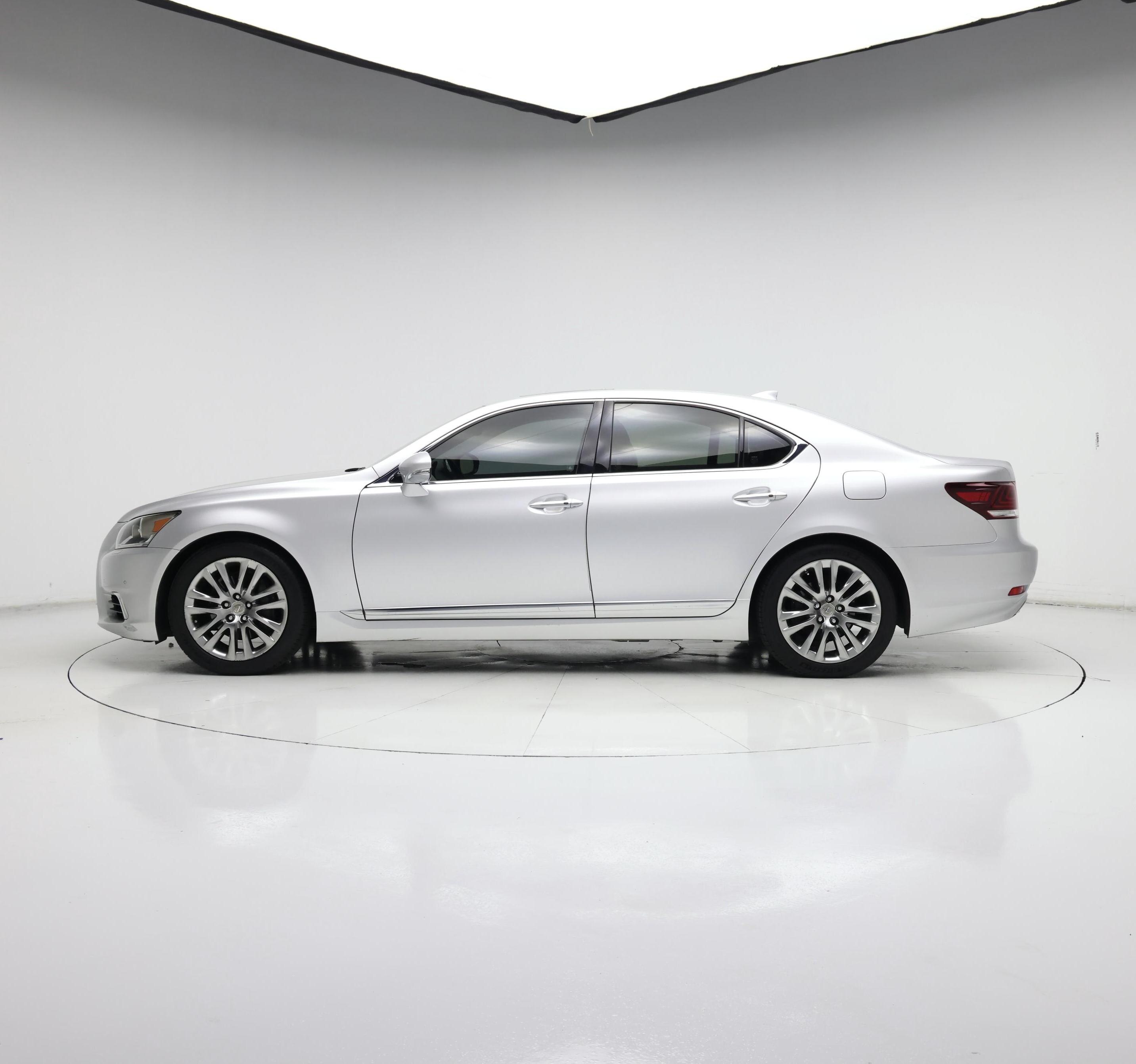 Thumbnail: 2017 Lexus LS - 3