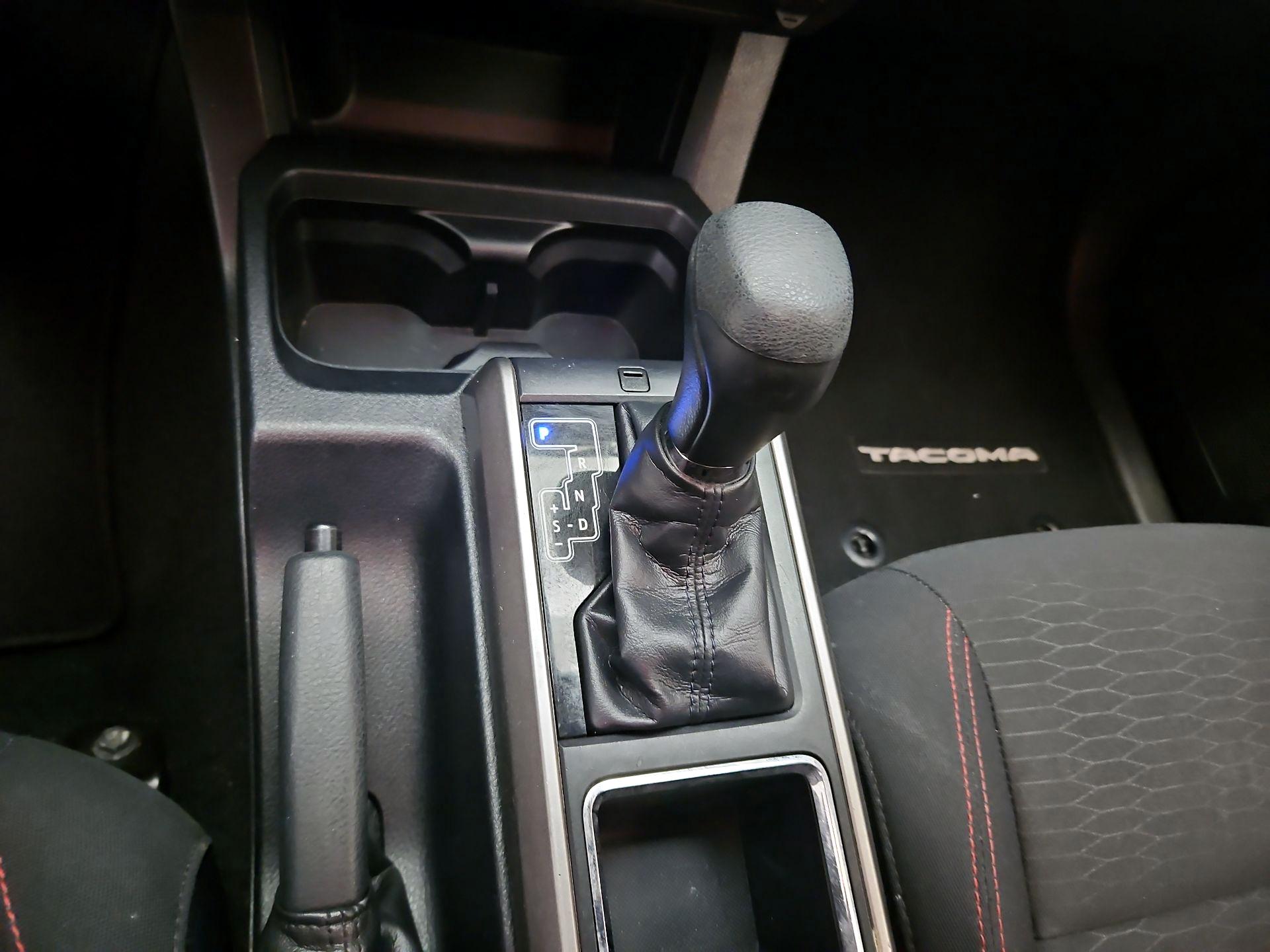 Thumbnail: 2019 Toyota Tacoma - 17