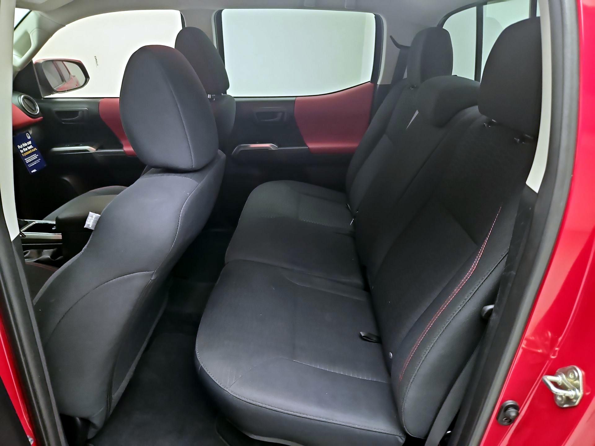 Thumbnail: 2019 Toyota Tacoma - 19