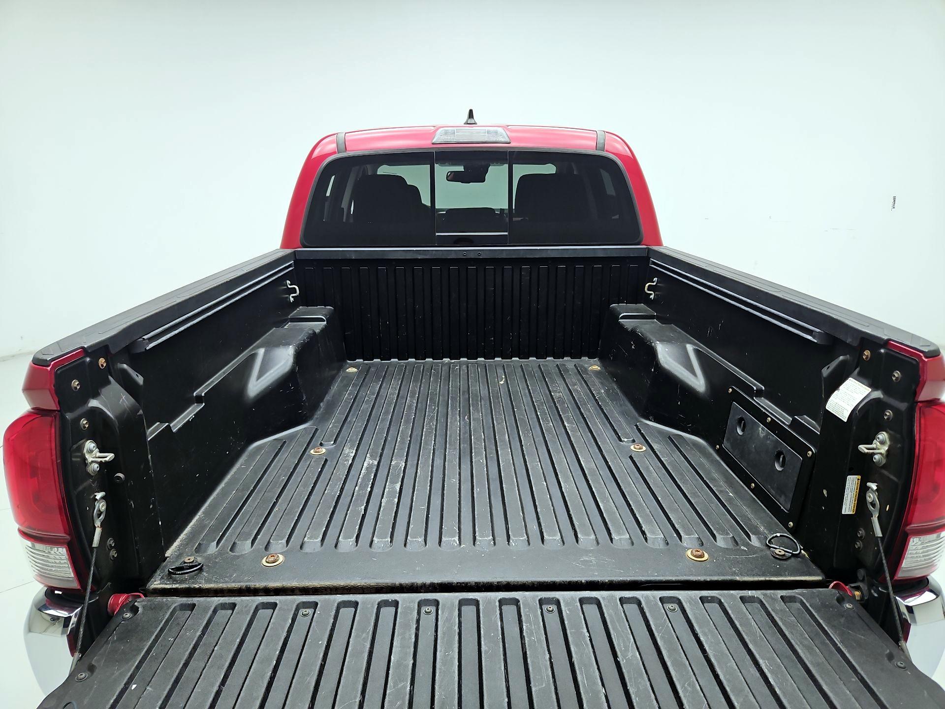 Thumbnail: 2019 Toyota Tacoma - 20