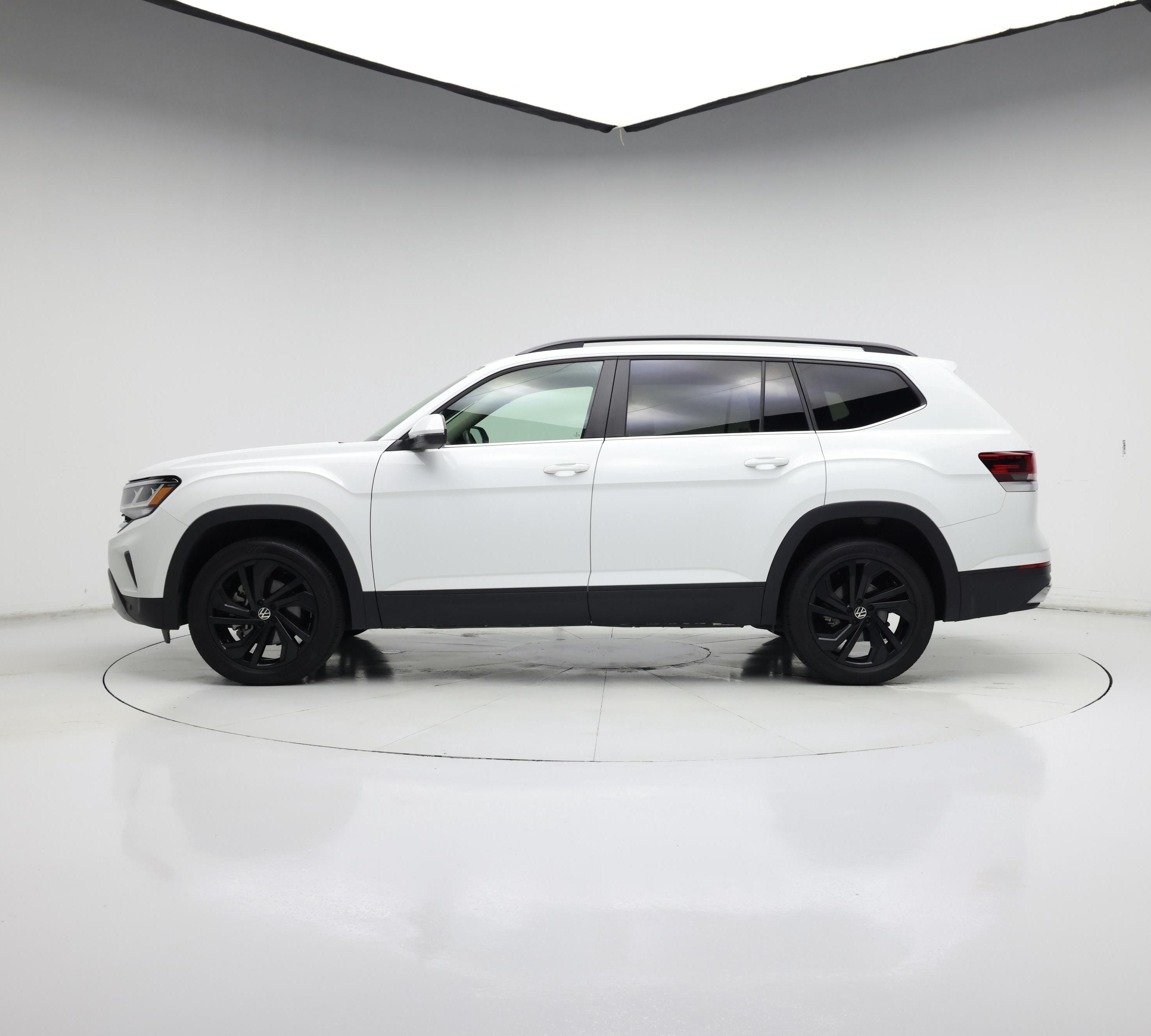 Thumbnail: 2022 Volkswagen Atlas - 3