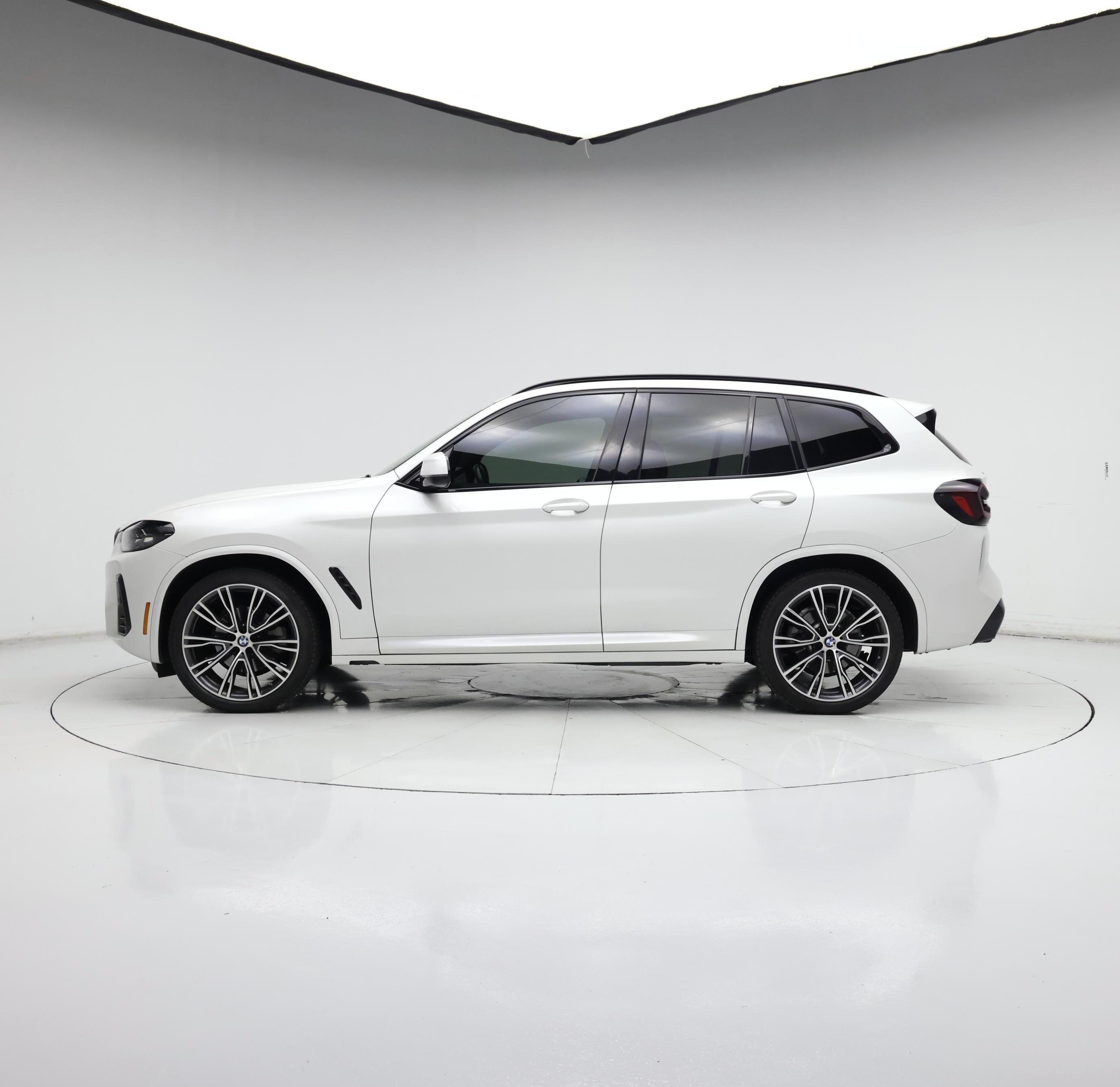 Thumbnail: 2022 BMW X3 - 3