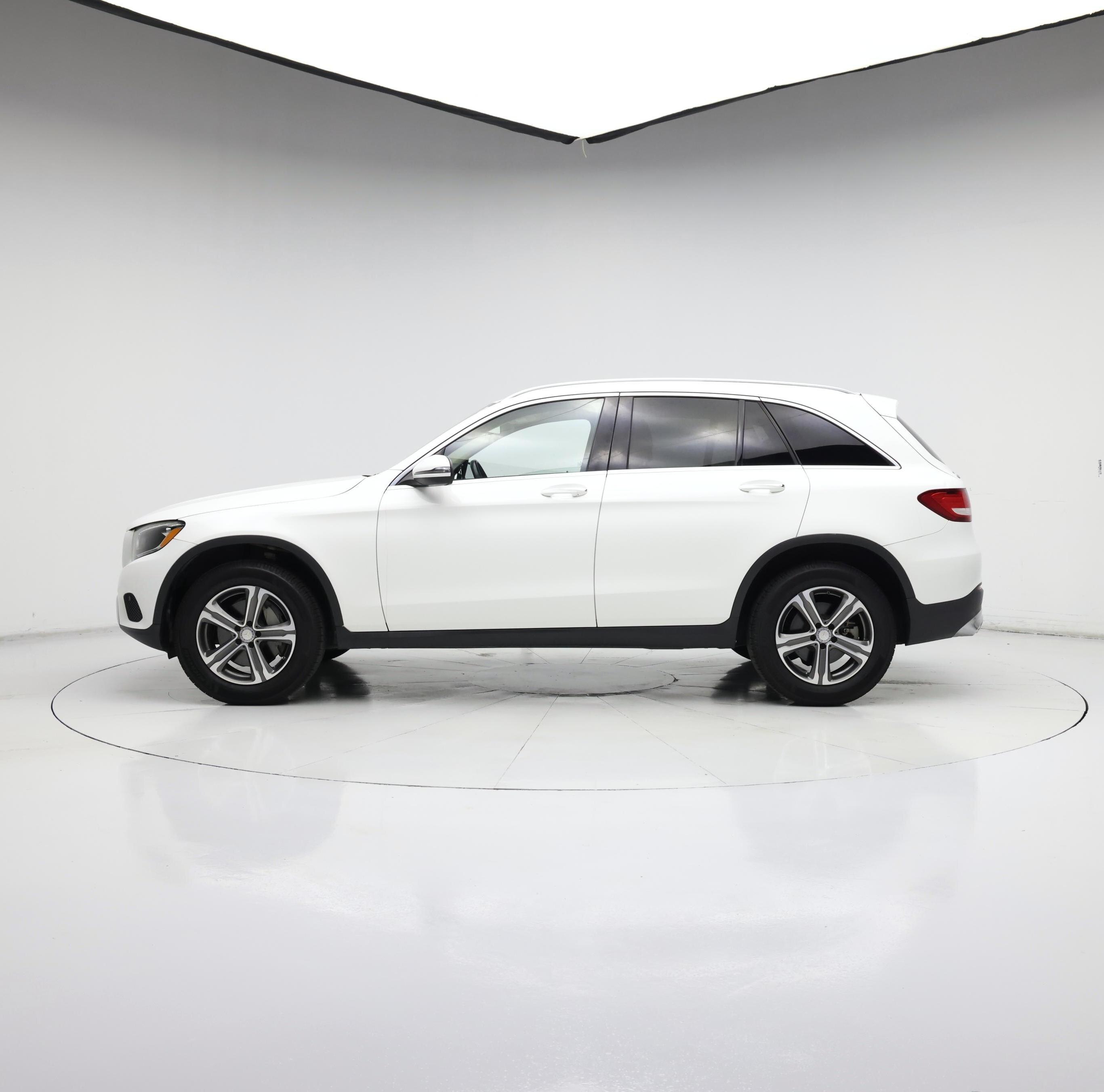 Thumbnail: 2017 Mercedes-Benz GLC - 3