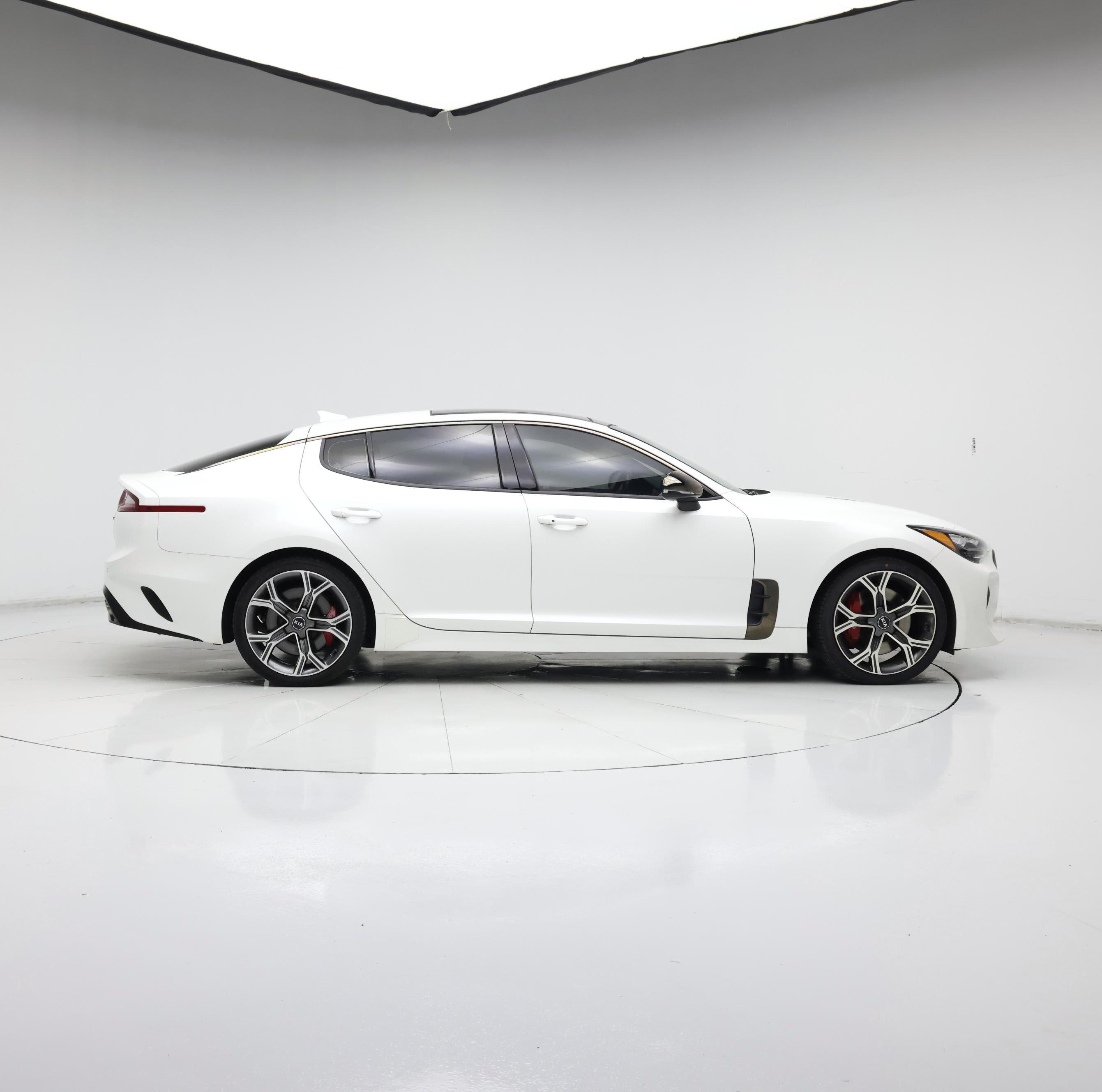 Thumbnail: 2018 Kia Stinger - 7