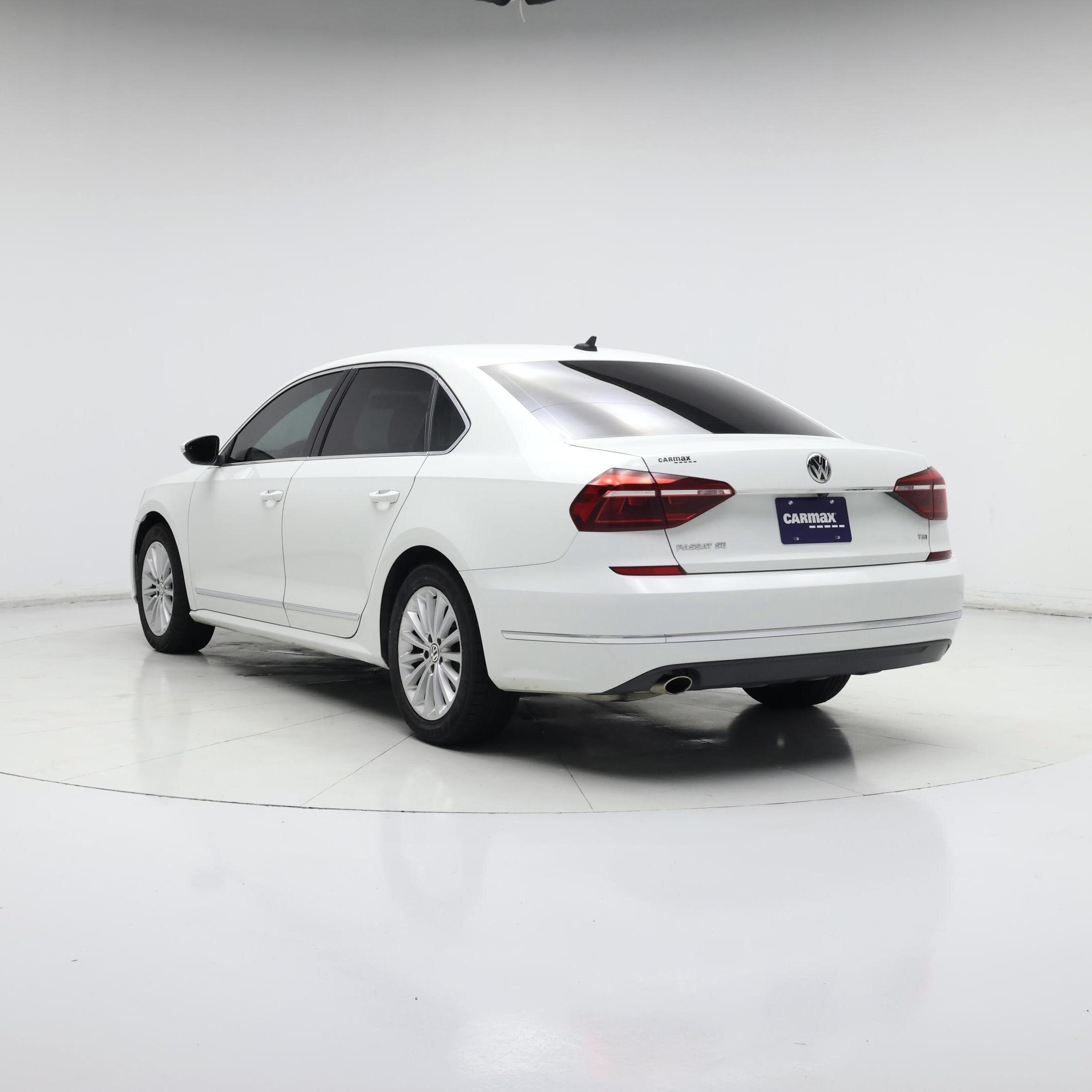 Thumbnail: 2017 Volkswagen Passat - 2