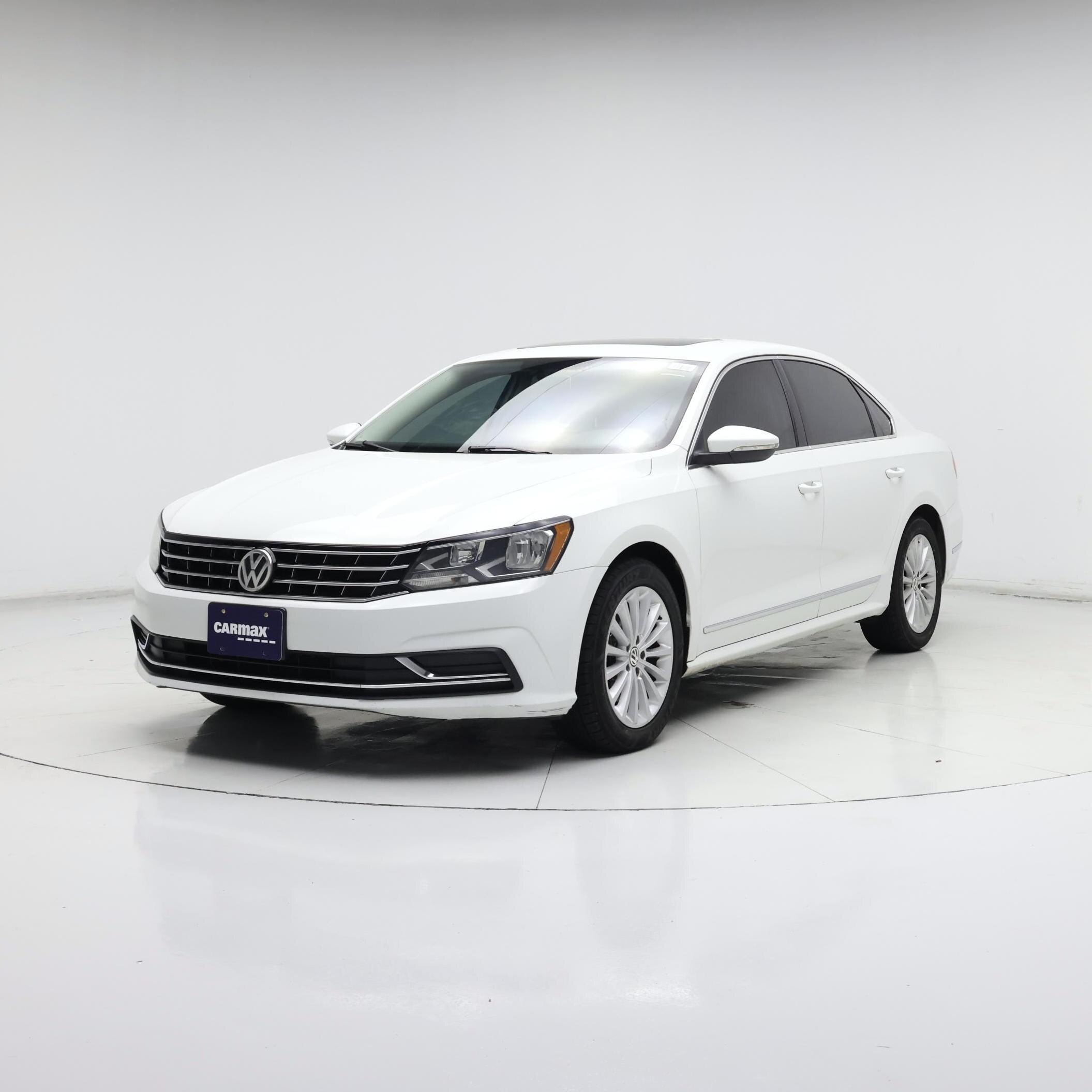 Thumbnail: 2017 Volkswagen Passat - 4