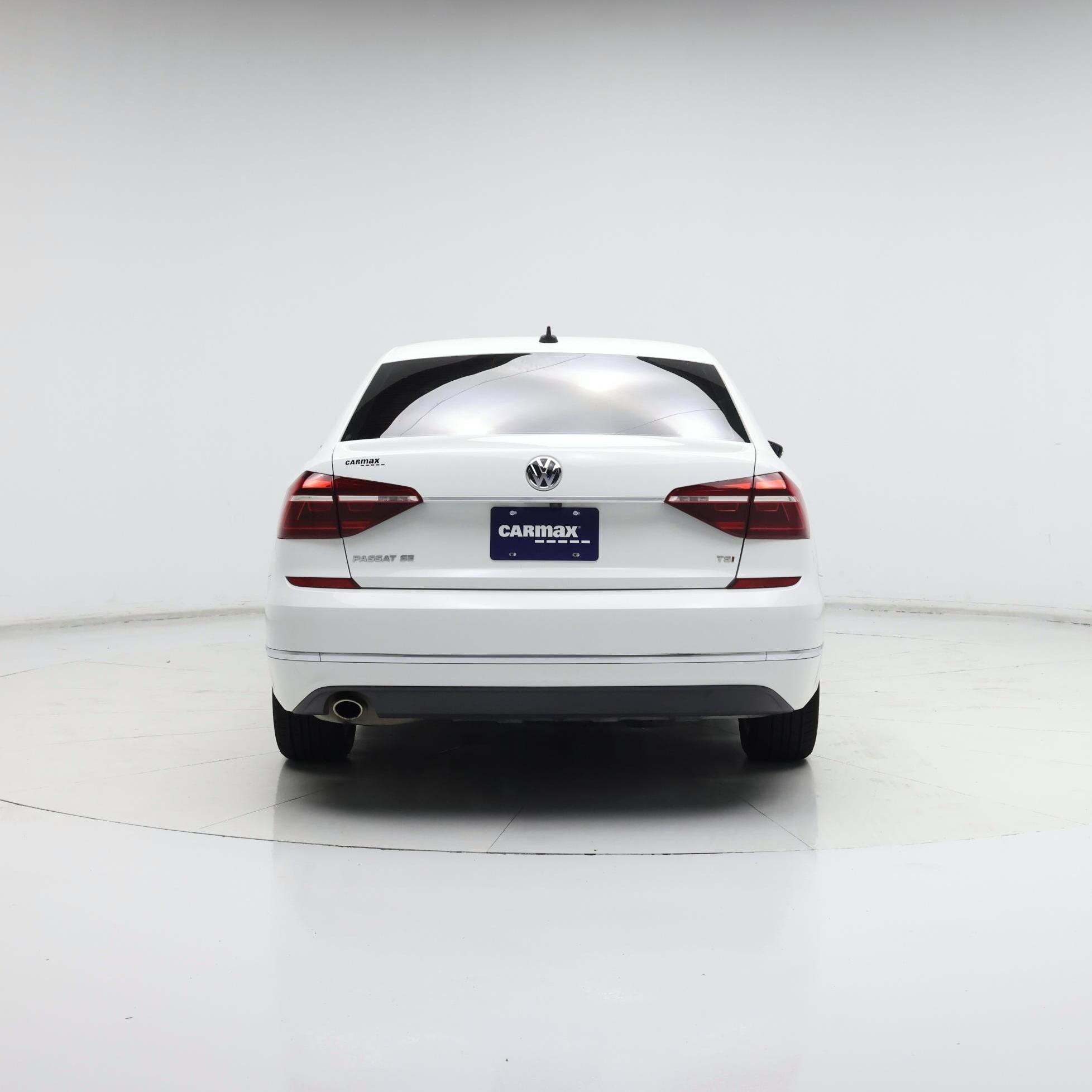 Thumbnail: 2017 Volkswagen Passat - 6