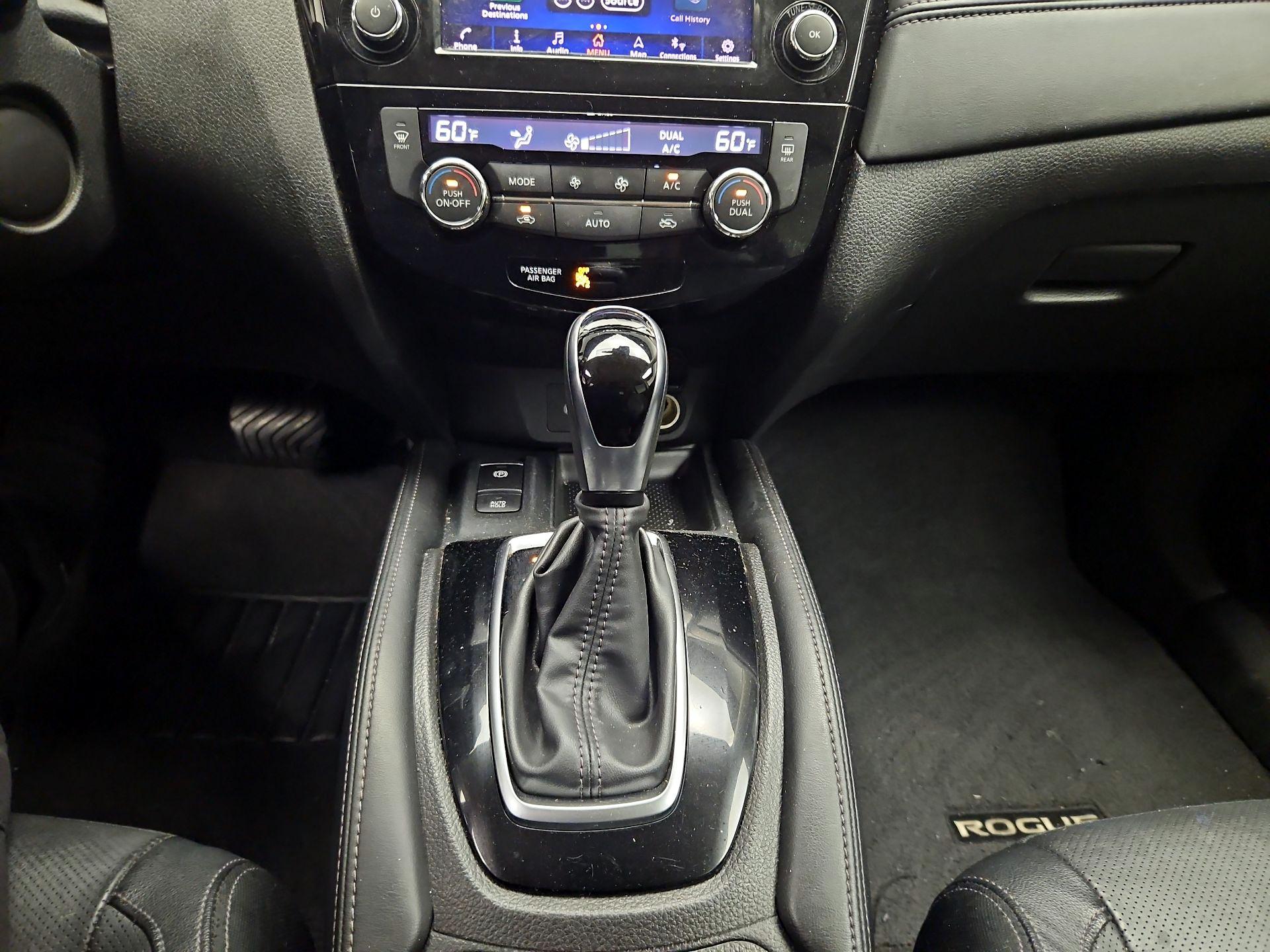 Thumbnail: 2019 Nissan Rogue - 16