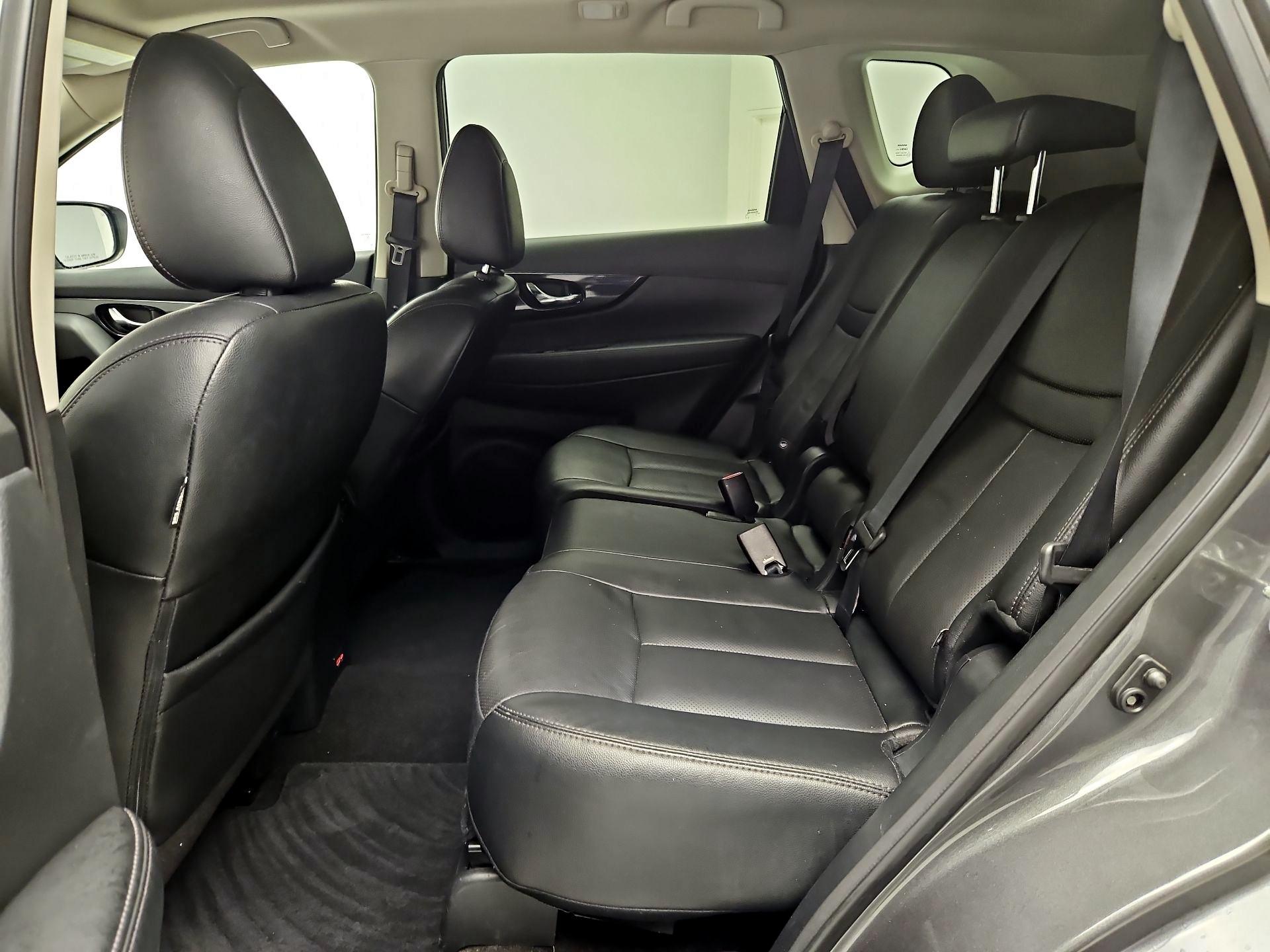 Thumbnail: 2019 Nissan Rogue - 17