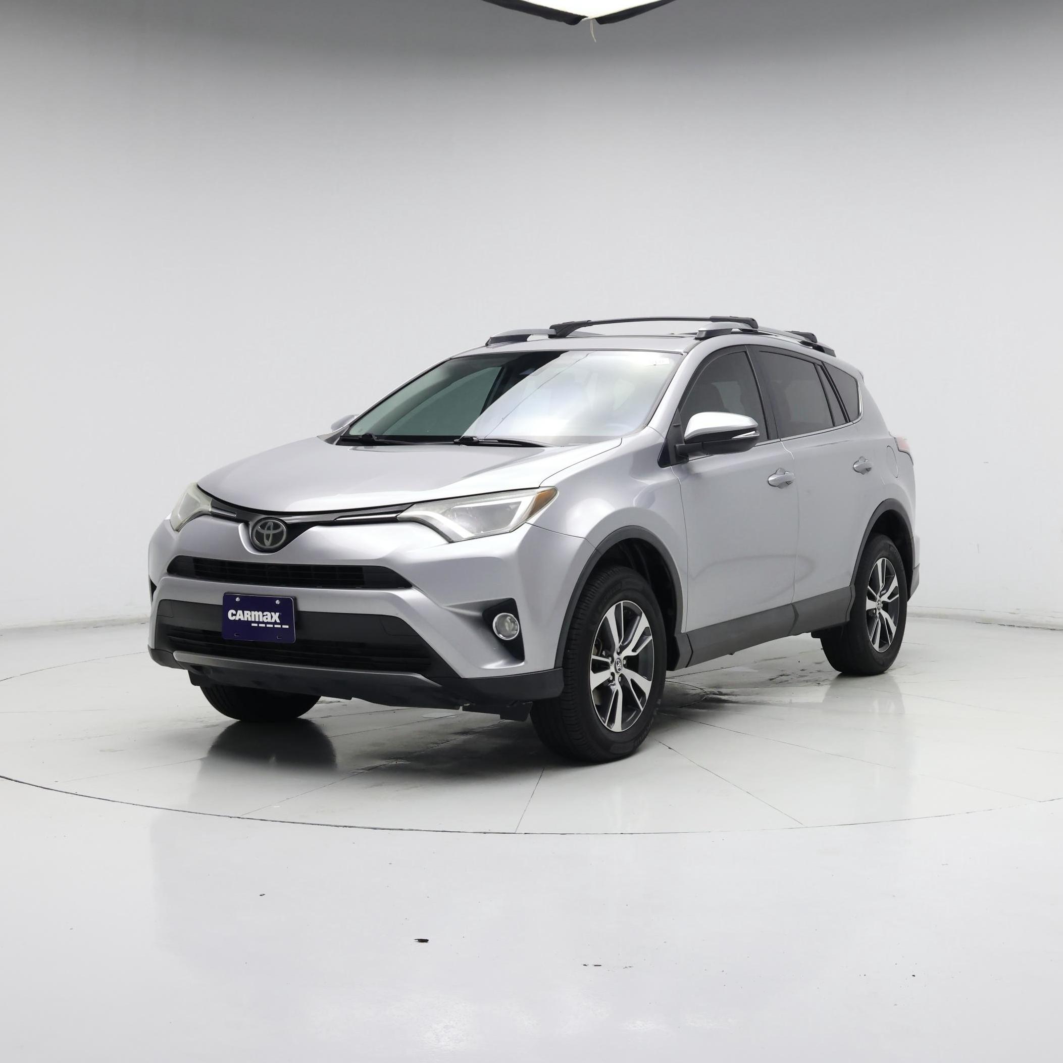 Thumbnail: 2017 Toyota RAV4 - 4