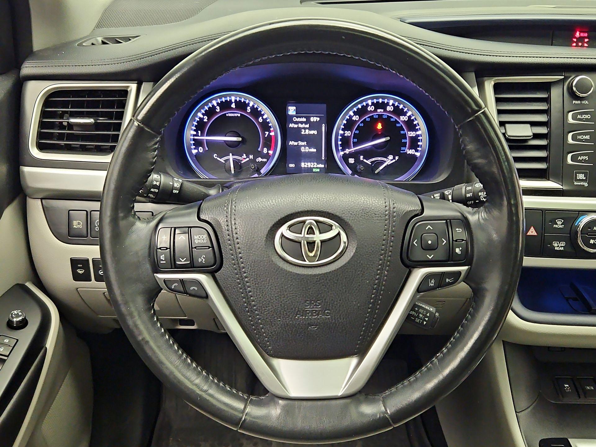 Thumbnail: 2018 Toyota Highlander - 10