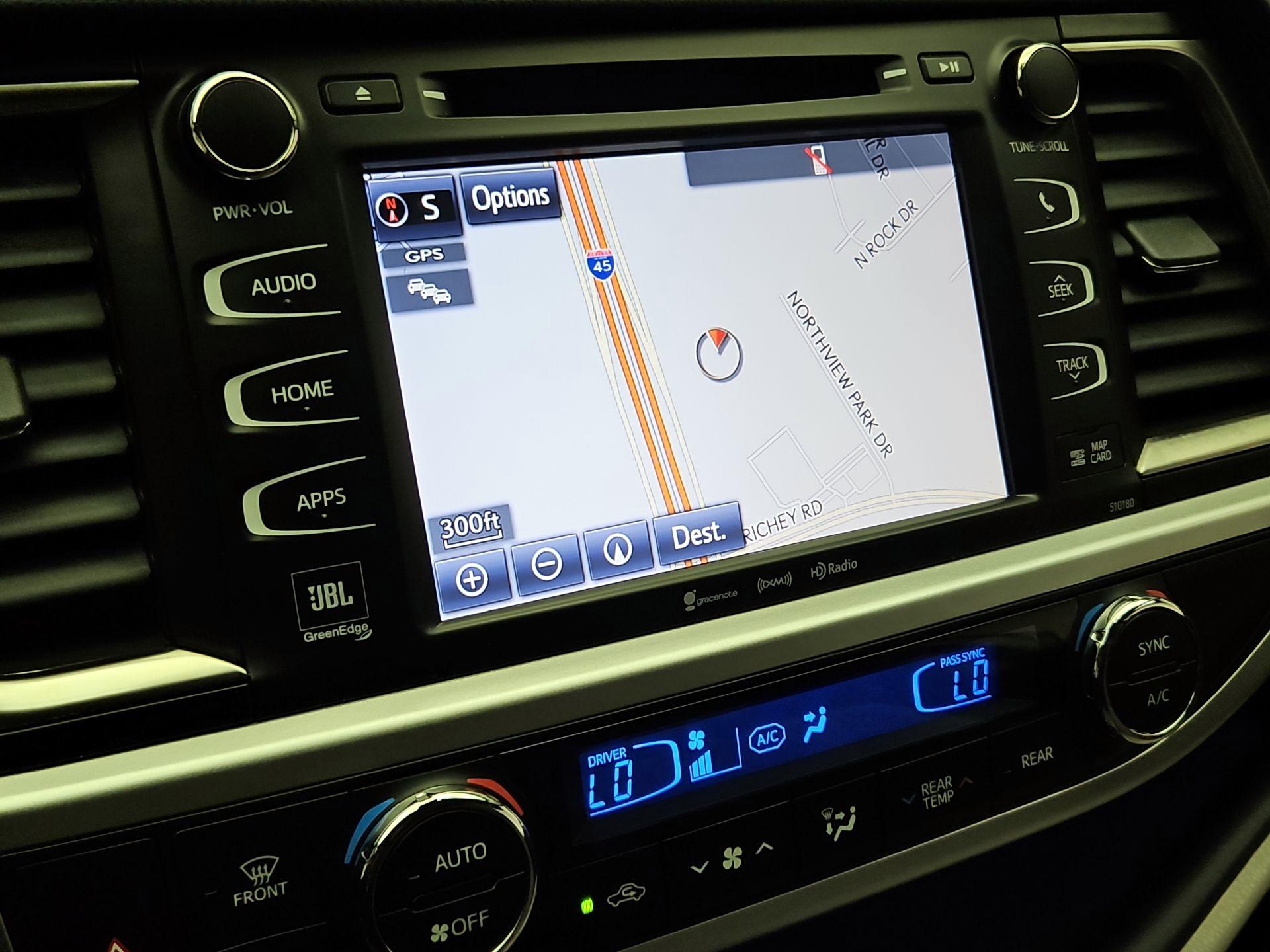 Thumbnail: 2018 Toyota Highlander - 14