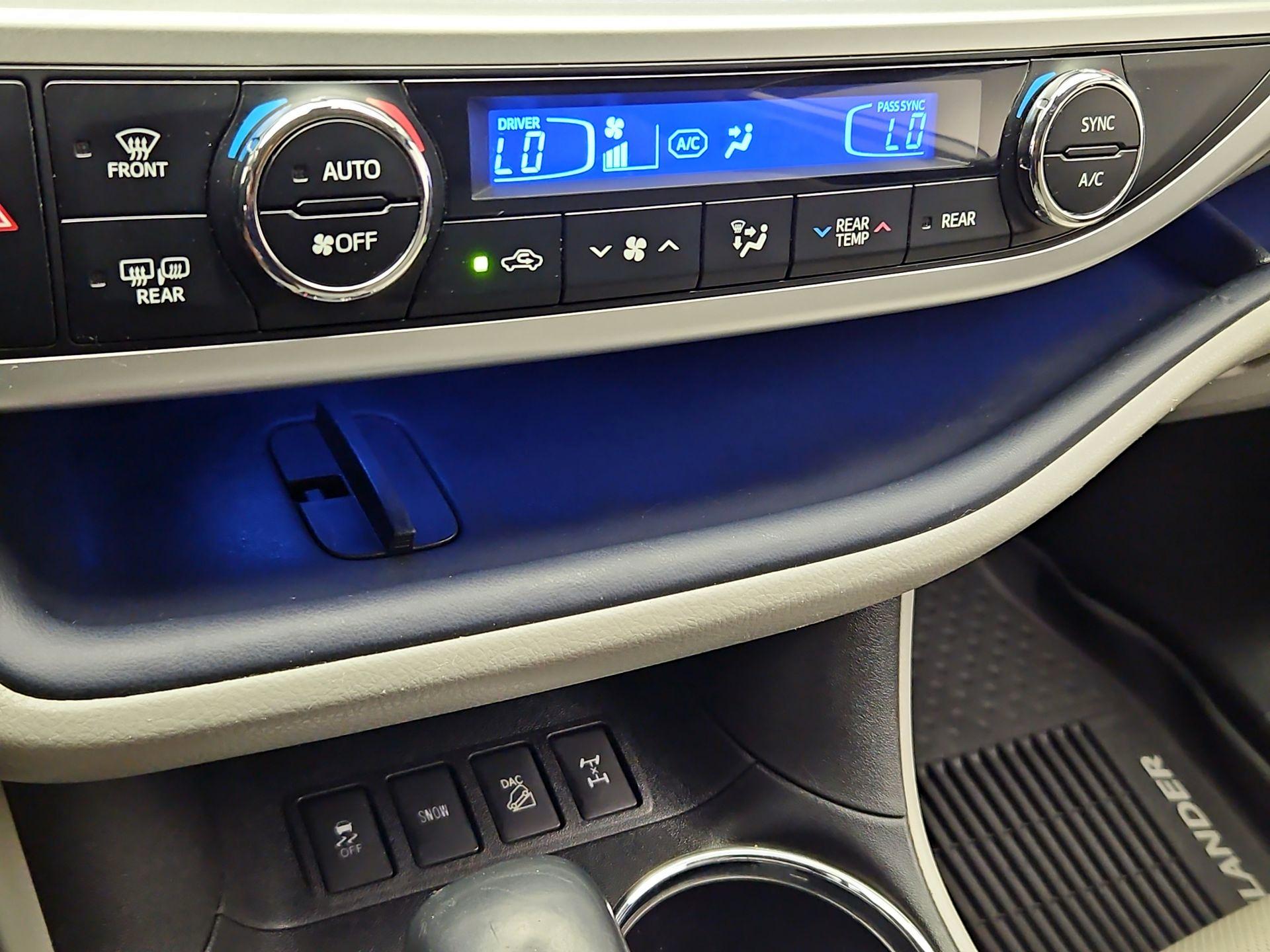 Thumbnail: 2018 Toyota Highlander - 17