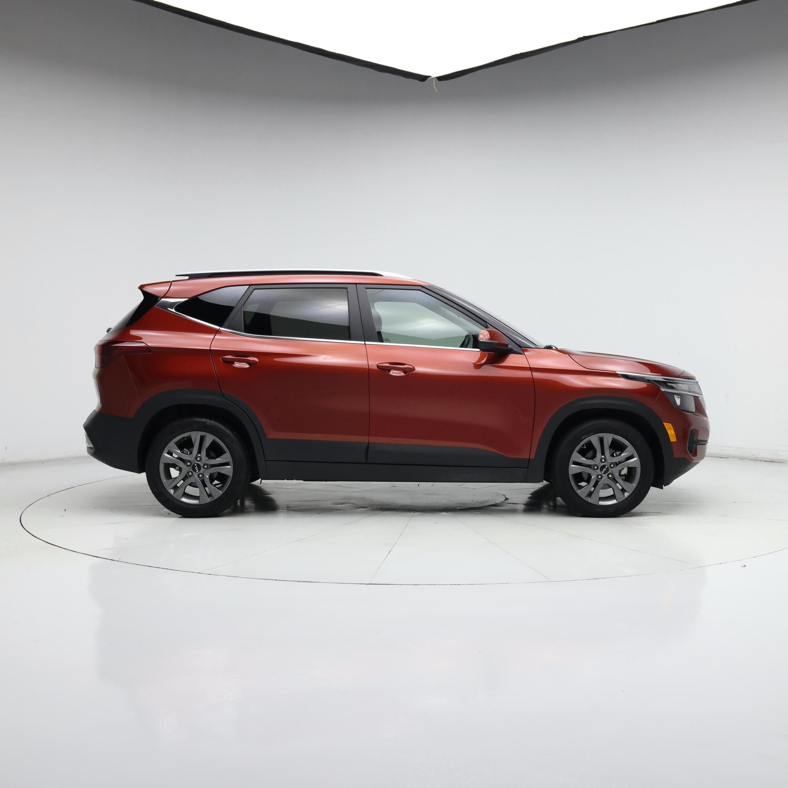 Thumbnail: 2023 Kia Seltos - 7