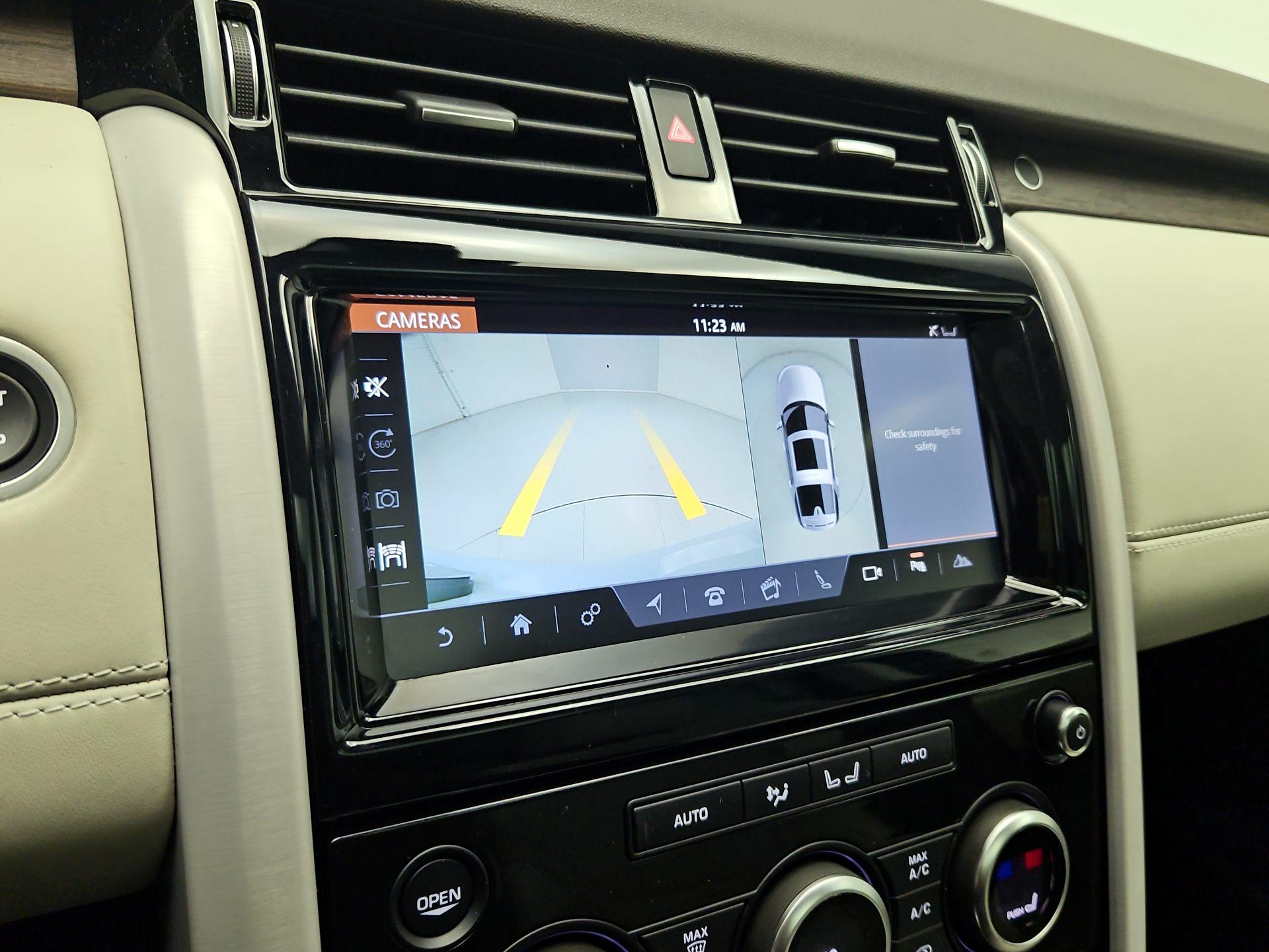 Thumbnail: 2018 Land Rover Discovery - 14