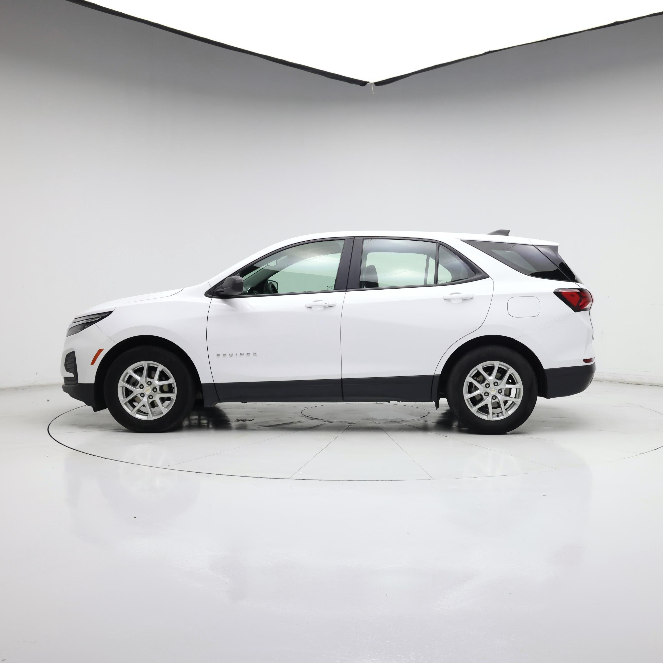 Thumbnail: 2023 Chevrolet Equinox - 3