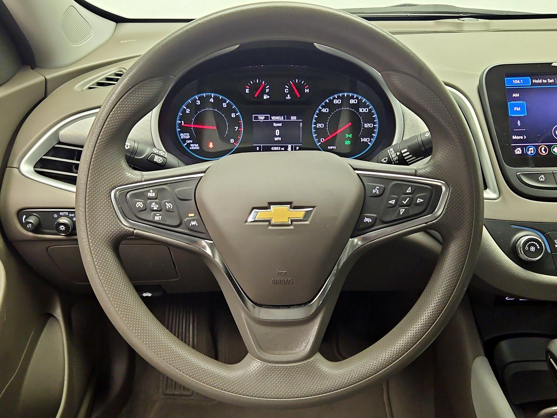 Thumbnail: 2023 Chevrolet Malibu - 10