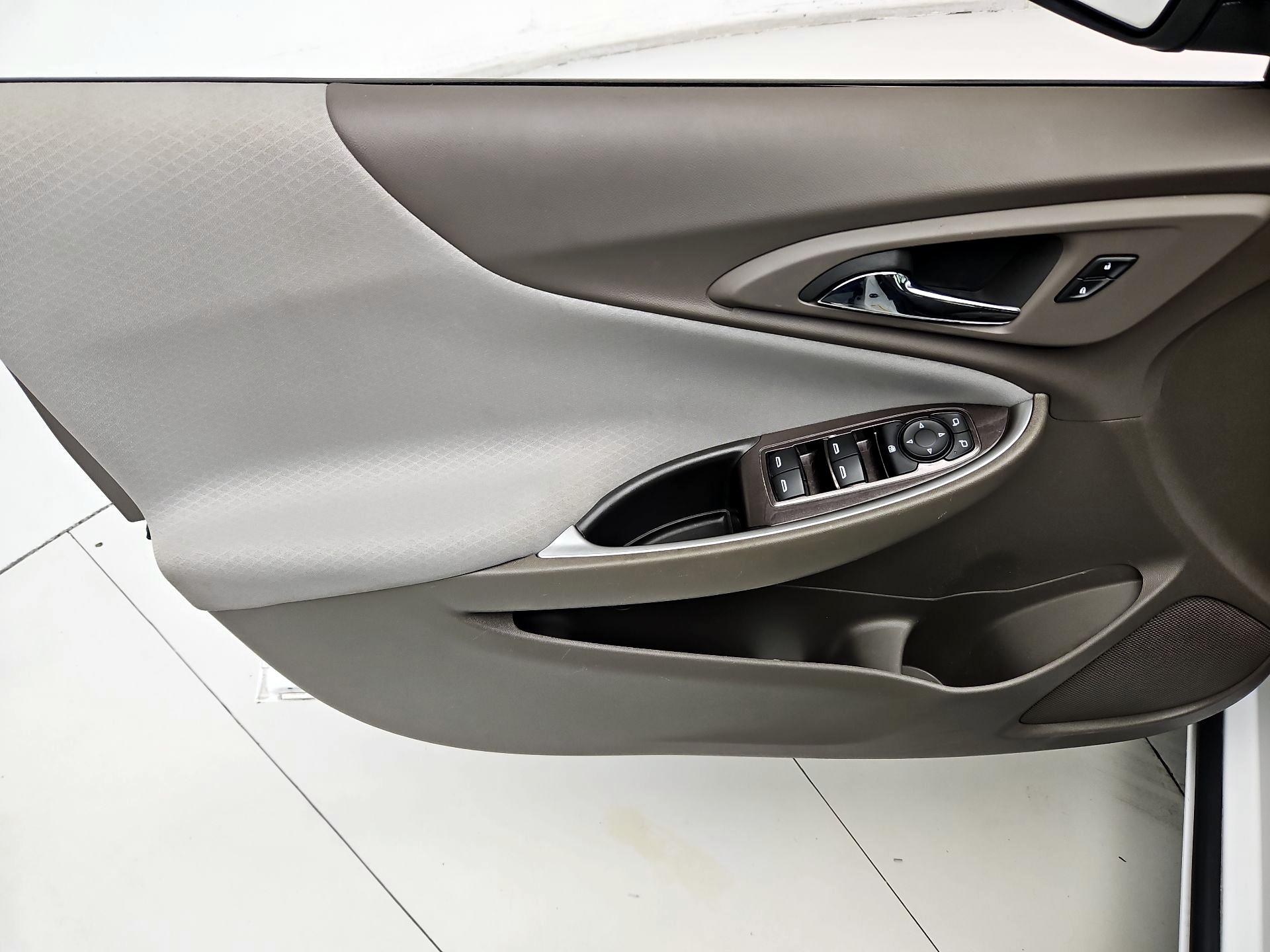 Thumbnail: 2023 Chevrolet Malibu - 12
