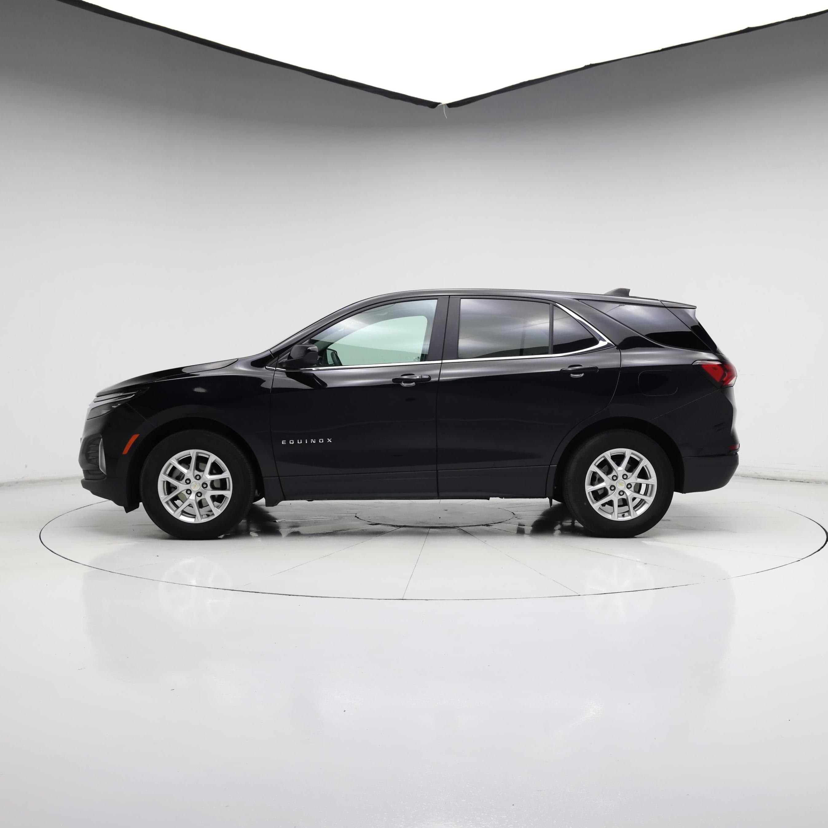 Thumbnail: 2023 Chevrolet Equinox - 3
