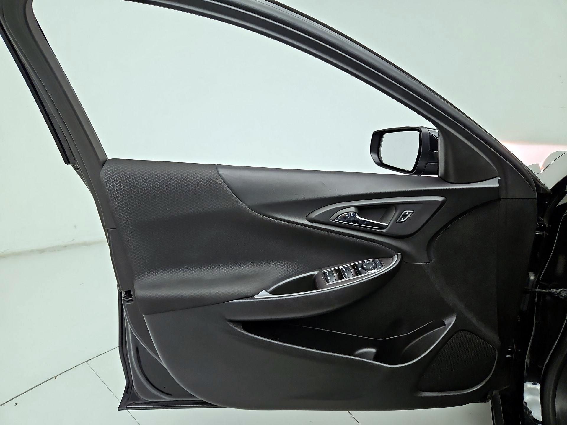 Thumbnail: 2023 Chevrolet Malibu - 12