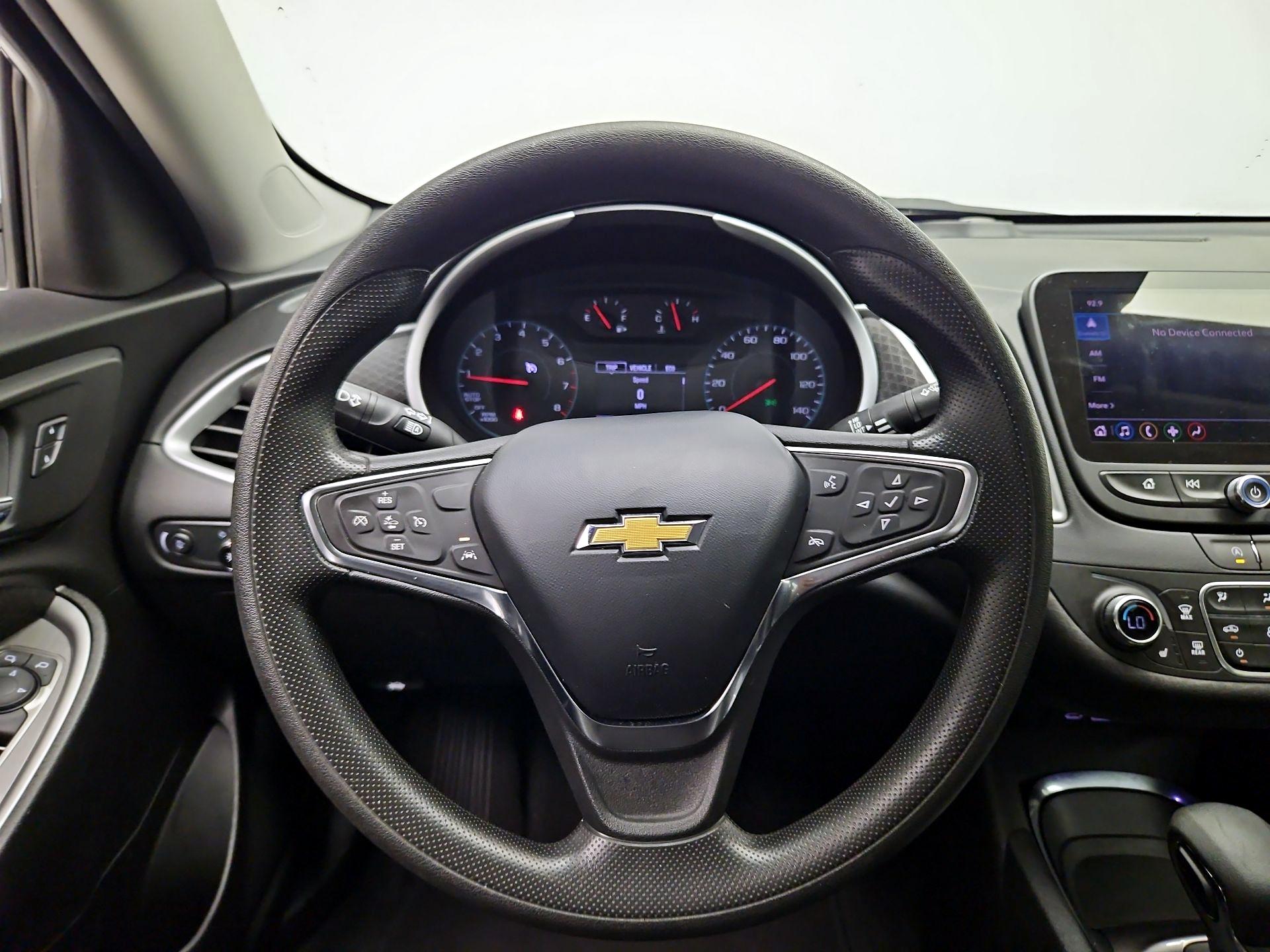 Thumbnail: 2023 Chevrolet Malibu - 10