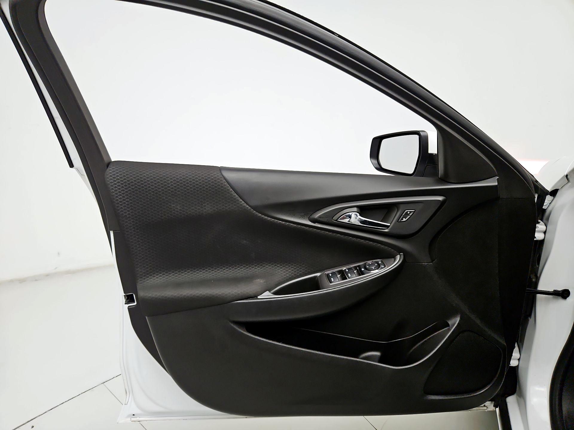 Thumbnail: 2023 Chevrolet Malibu - 12