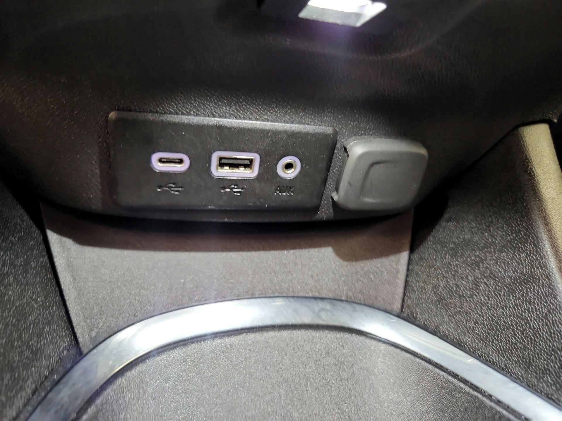 Thumbnail: 2023 Chevrolet Malibu - 18