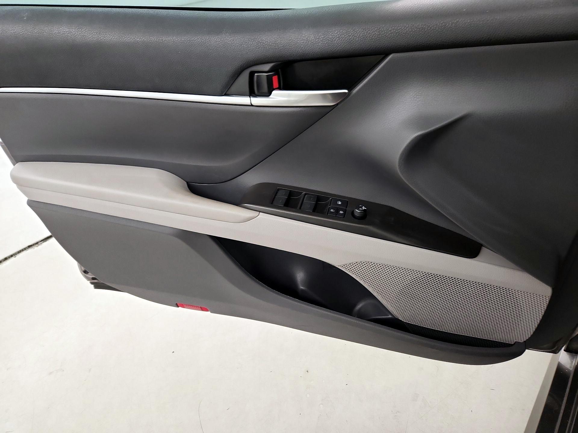 Thumbnail: 2021 Toyota Camry - 12