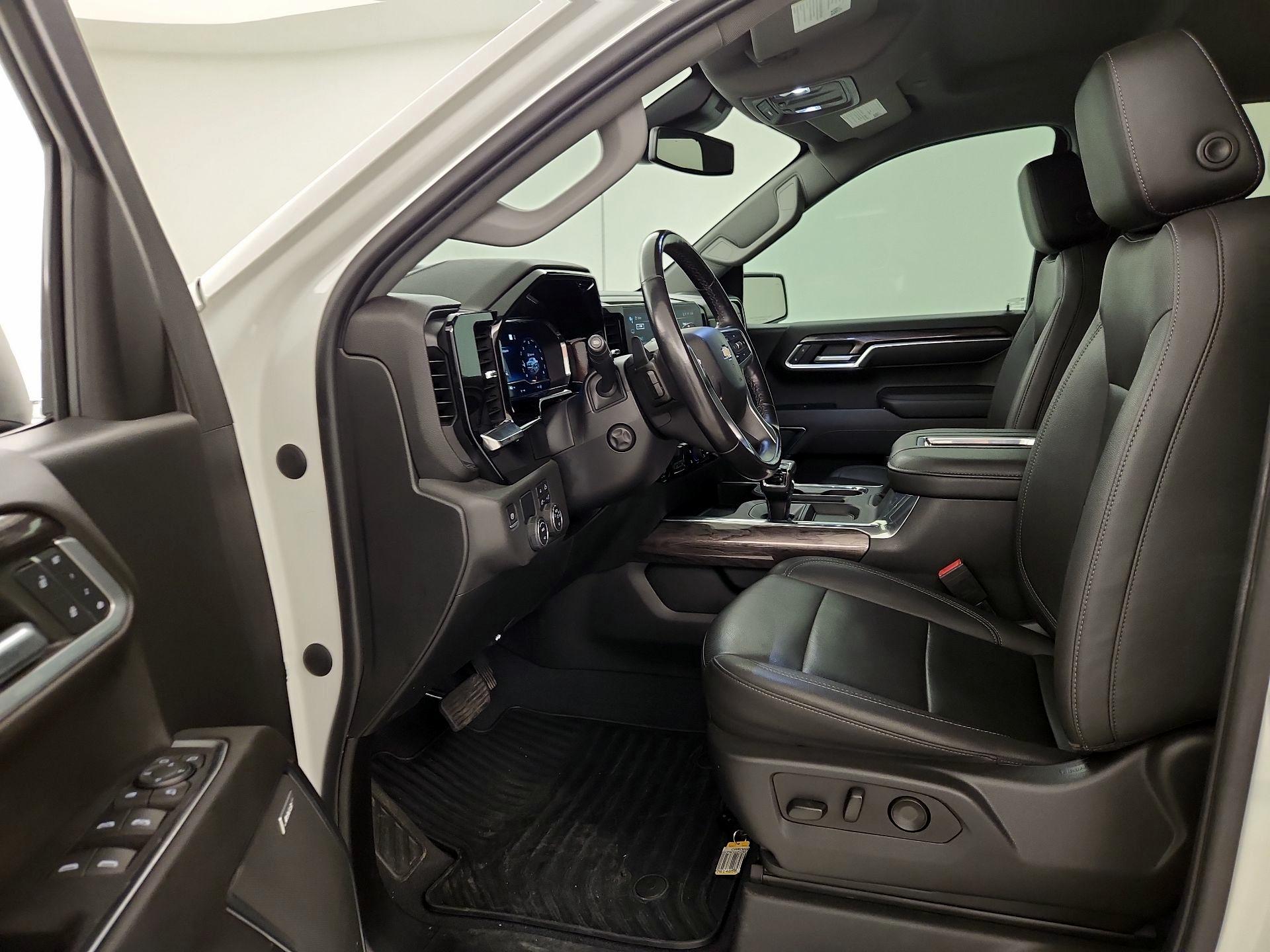 Thumbnail: 2022 Chevrolet Silverado 1500 - 11