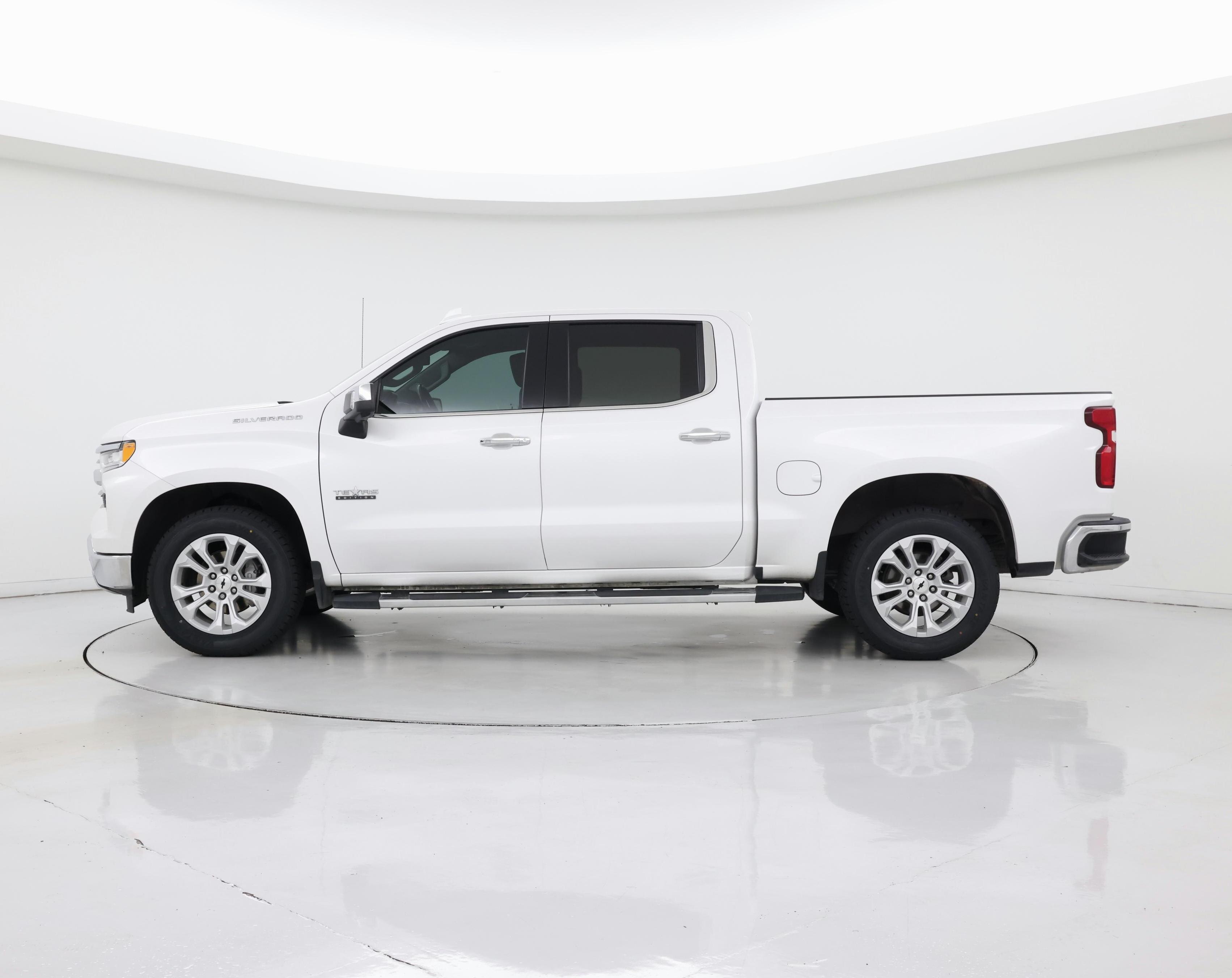 Thumbnail: 2022 Chevrolet Silverado 1500 - 3