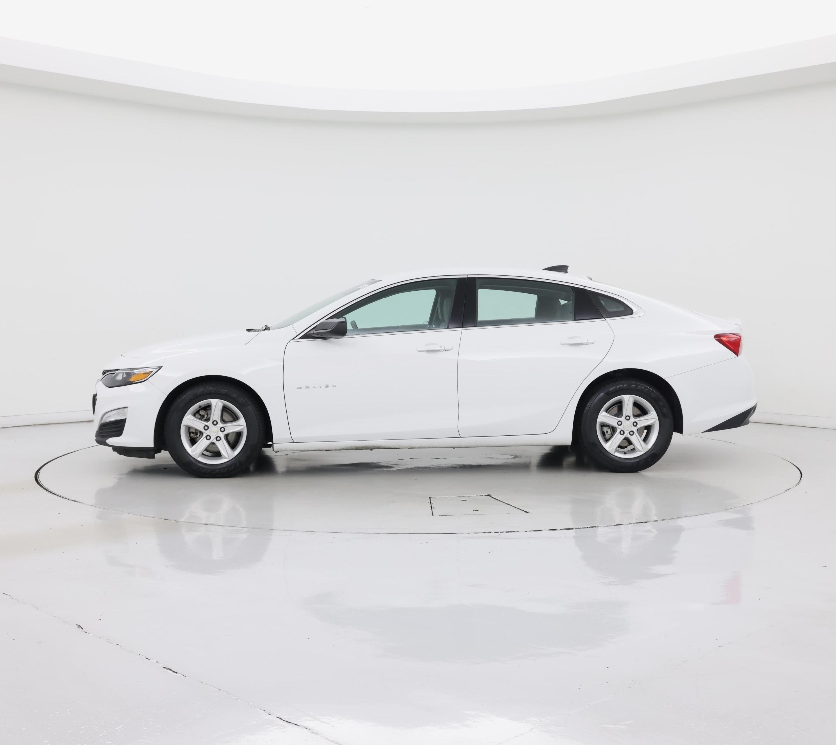 Thumbnail: 2023 Chevrolet Malibu - 3