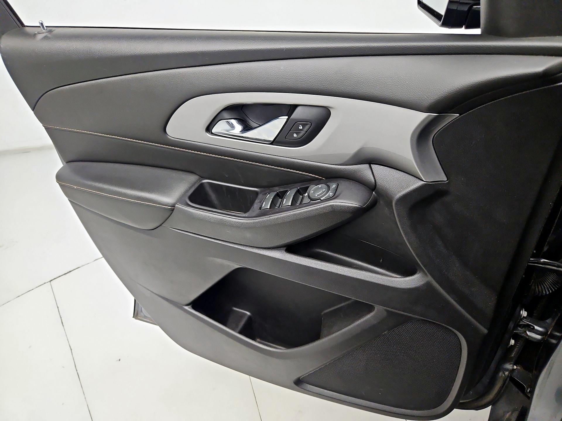 Thumbnail: 2019 Chevrolet Traverse - 12