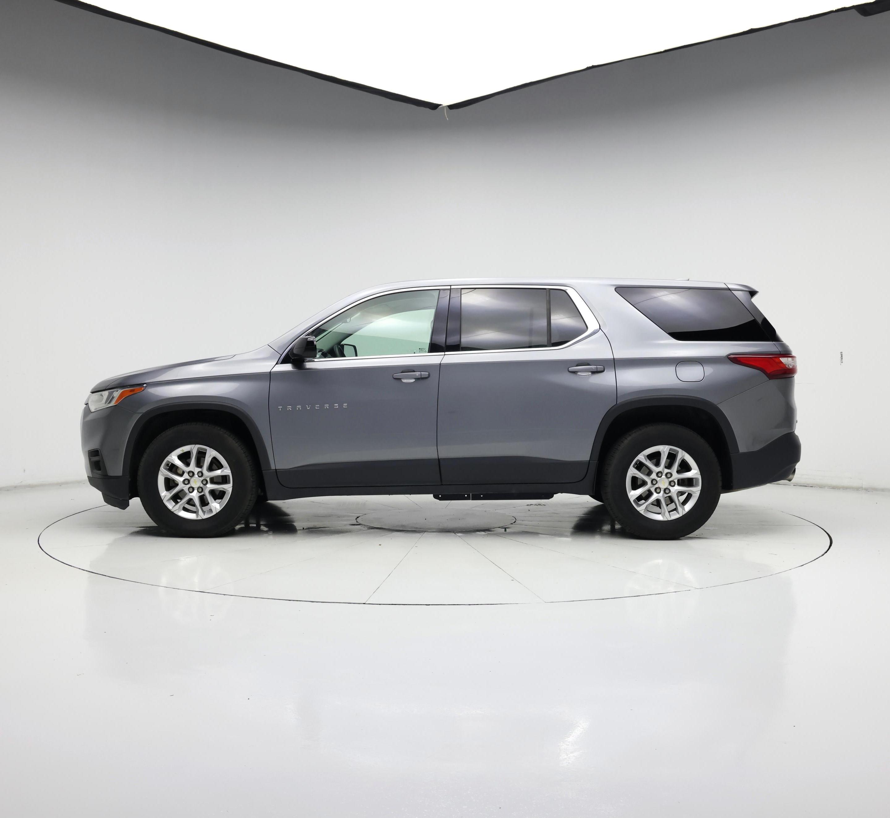 Thumbnail: 2019 Chevrolet Traverse - 3