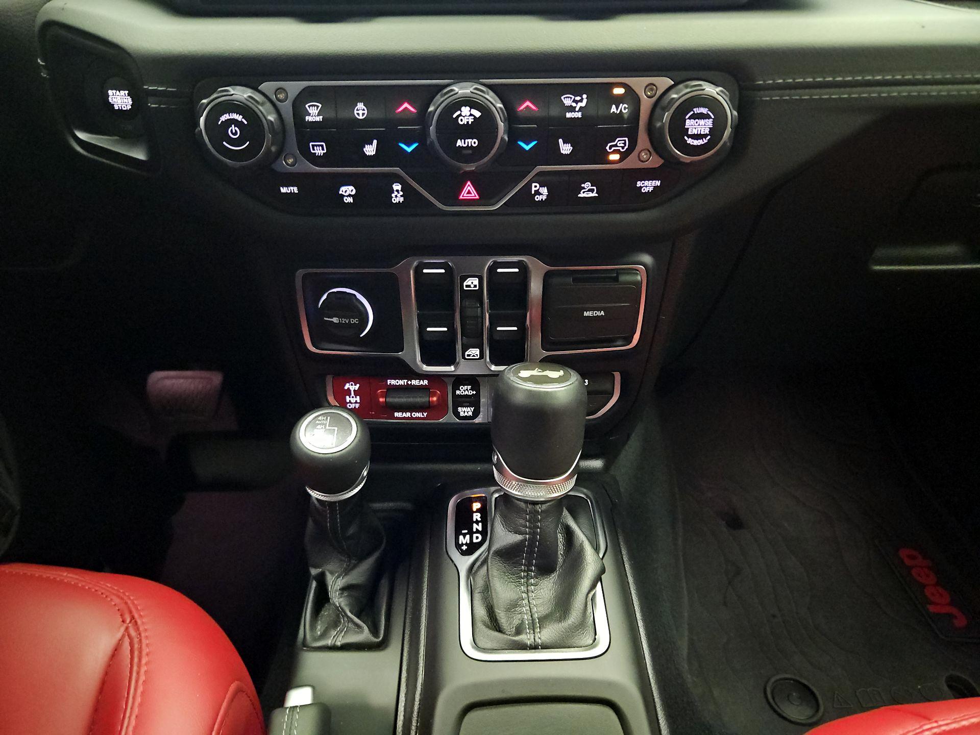 Thumbnail: 2024 Jeep Wrangler - 17