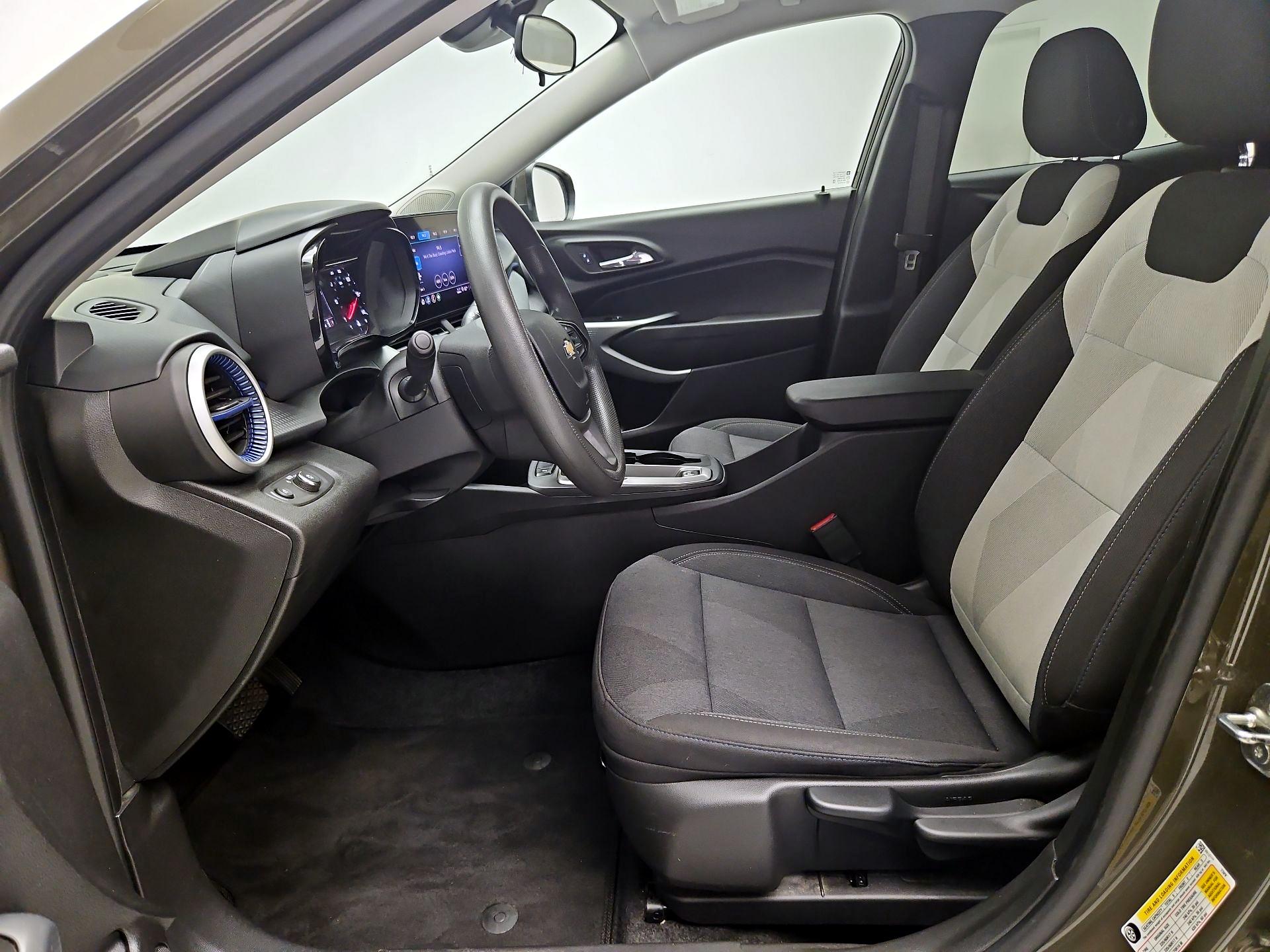Thumbnail: 2024 Chevrolet Trax - 11