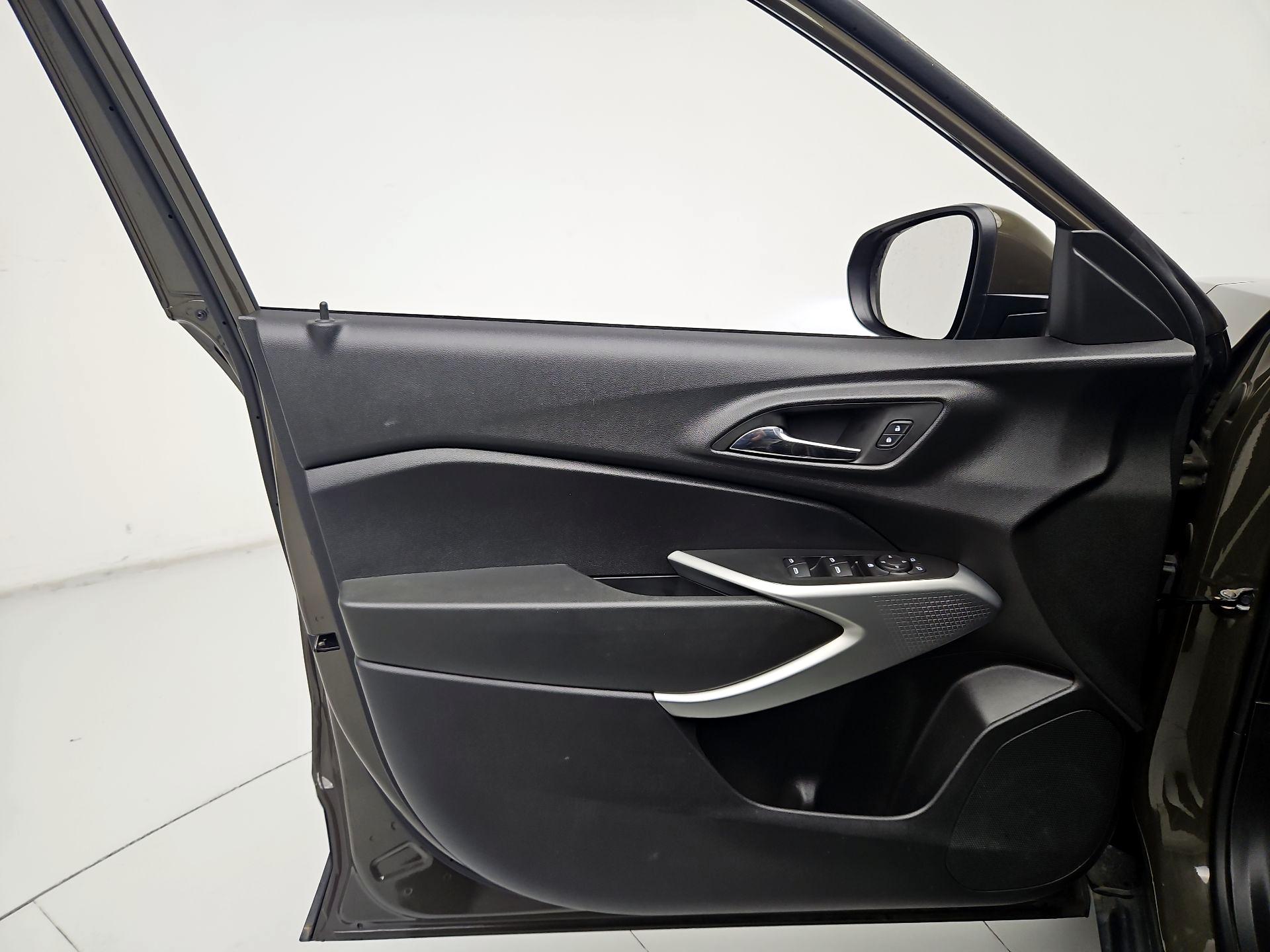 Thumbnail: 2024 Chevrolet Trax - 12