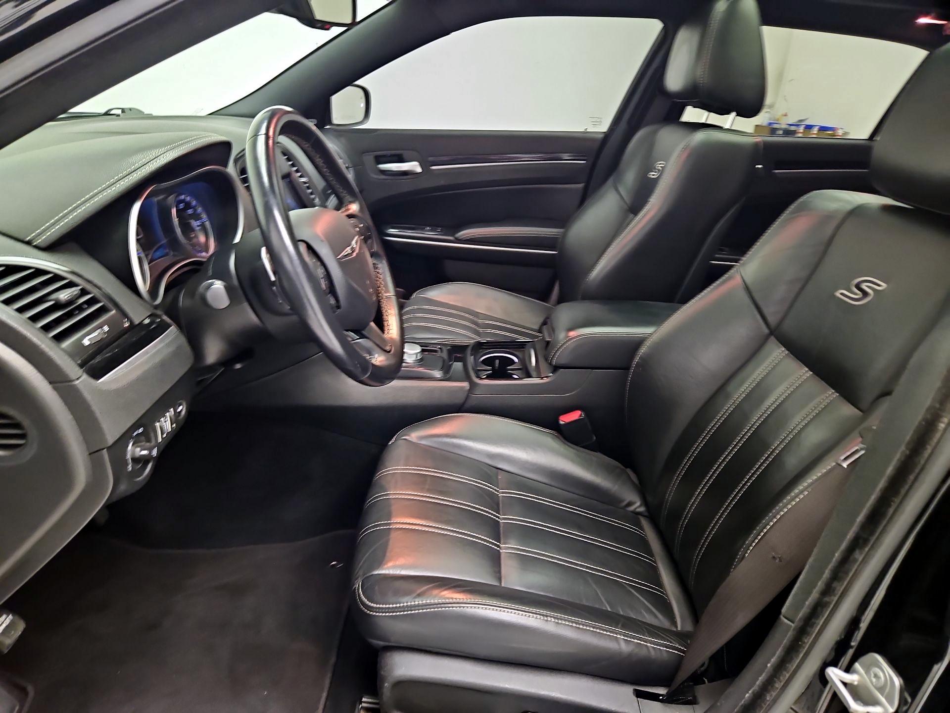 Thumbnail: 2022 Chrysler 300 - 11