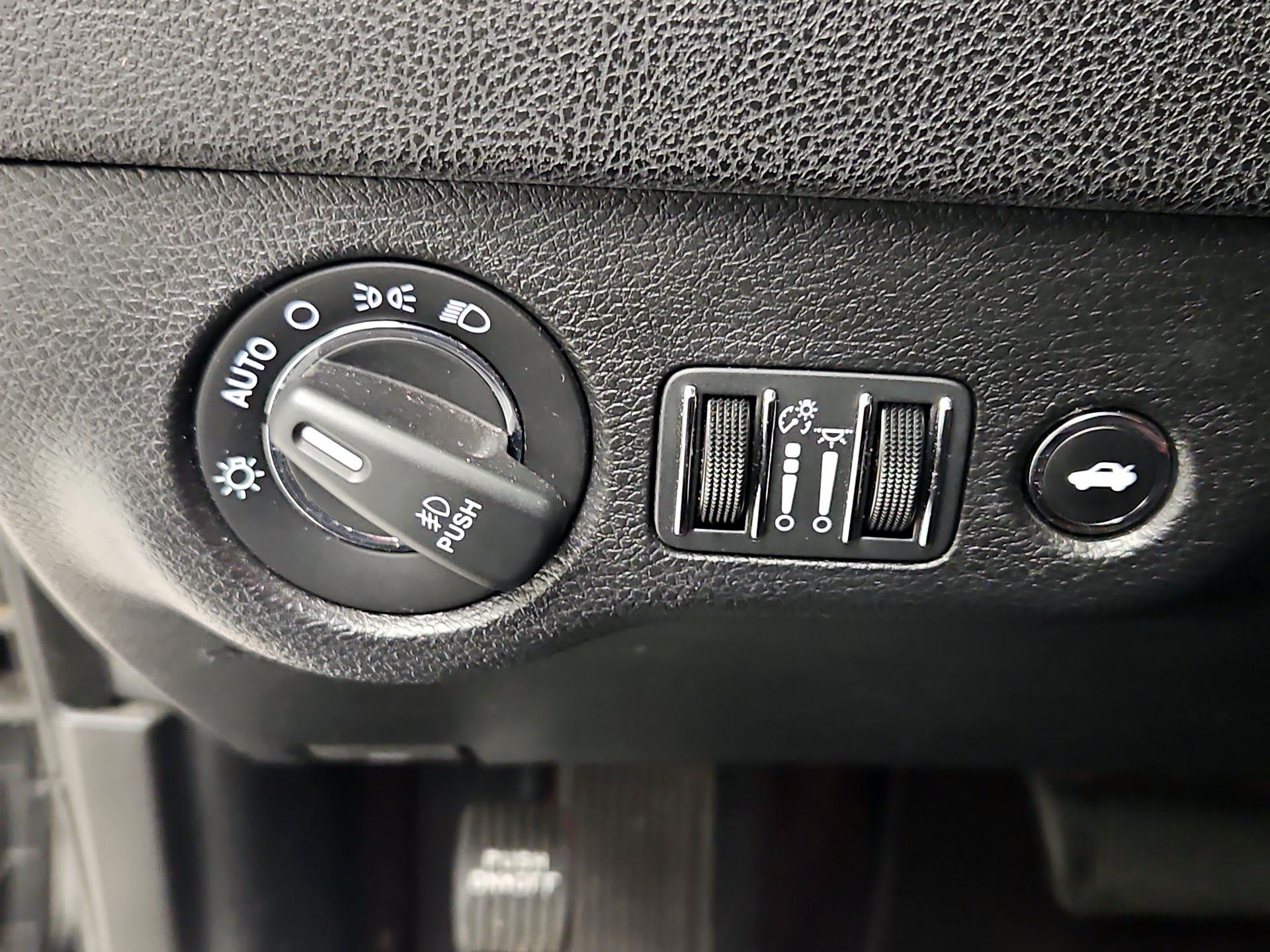 Thumbnail: 2022 Chrysler 300 - 13