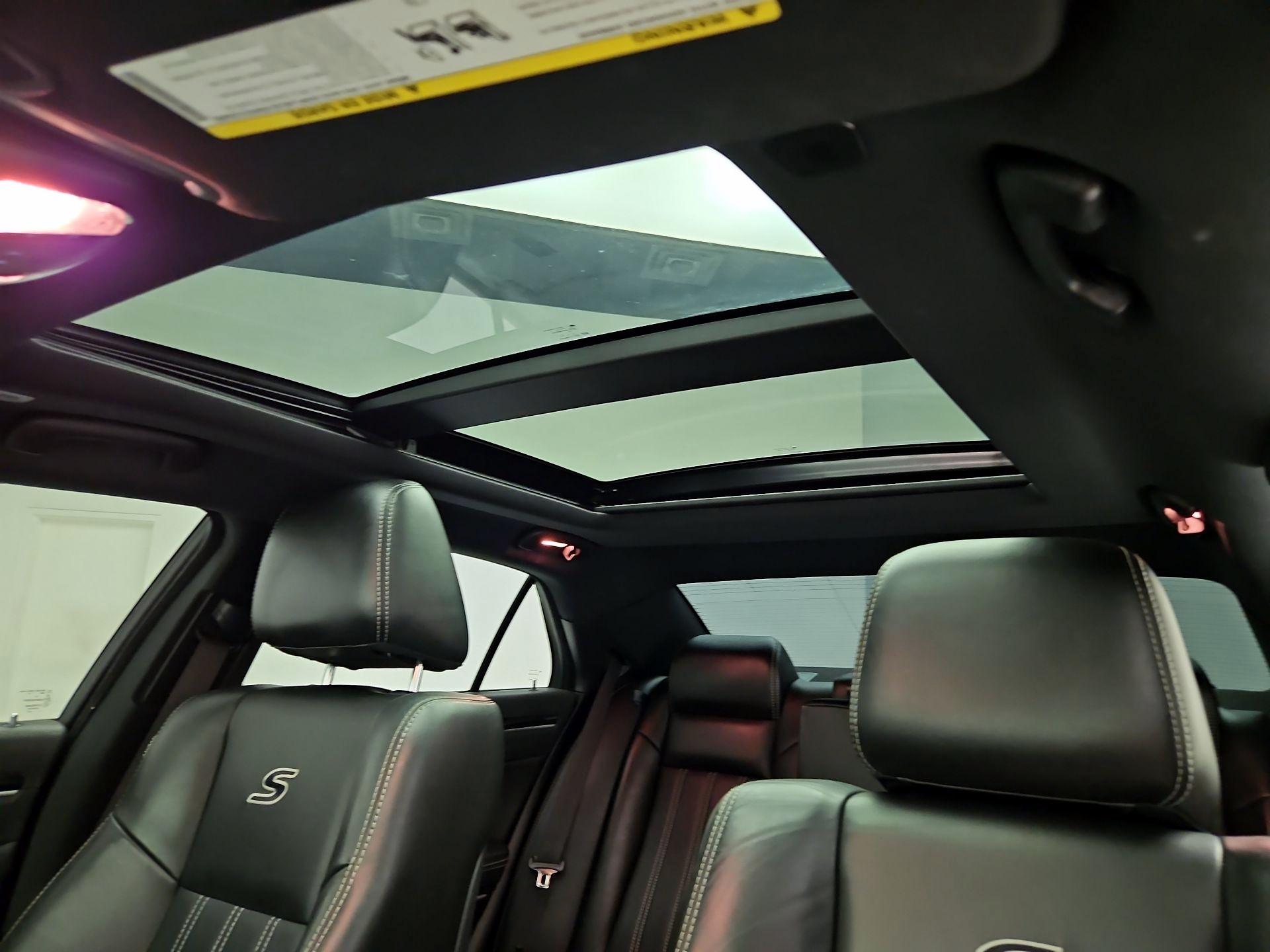 Thumbnail: 2022 Chrysler 300 - 20