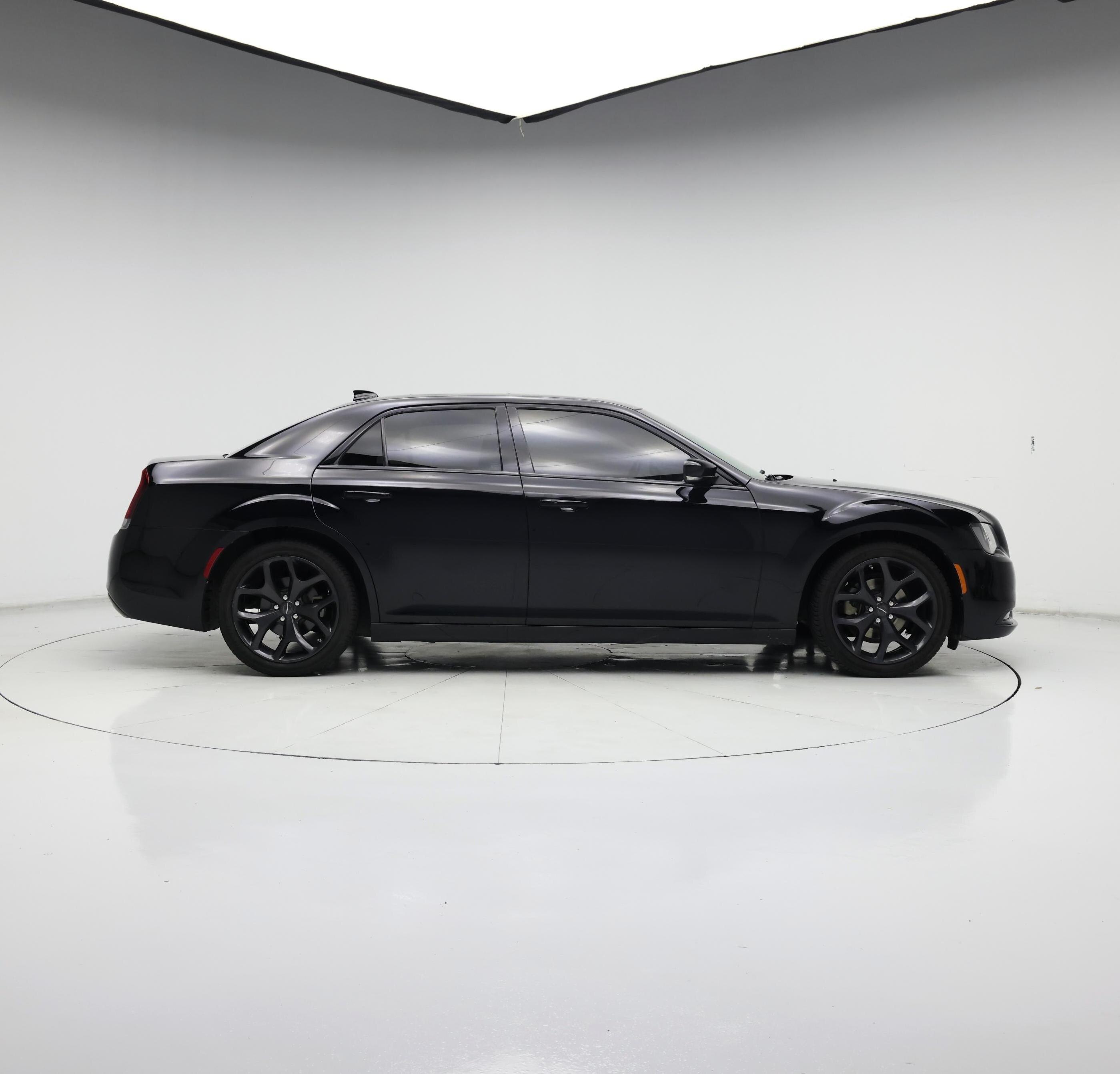 Thumbnail: 2022 Chrysler 300 - 7