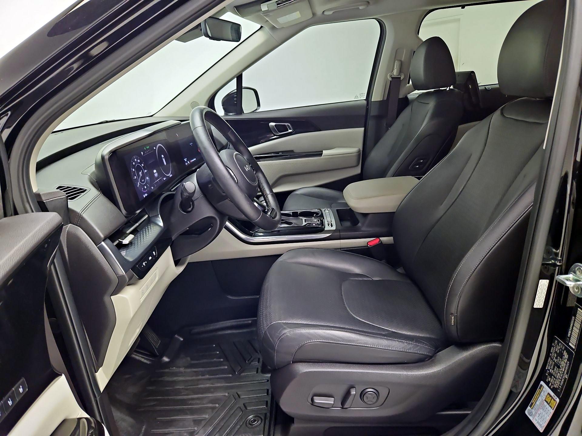 Thumbnail: 2022 Kia Carnival - 11