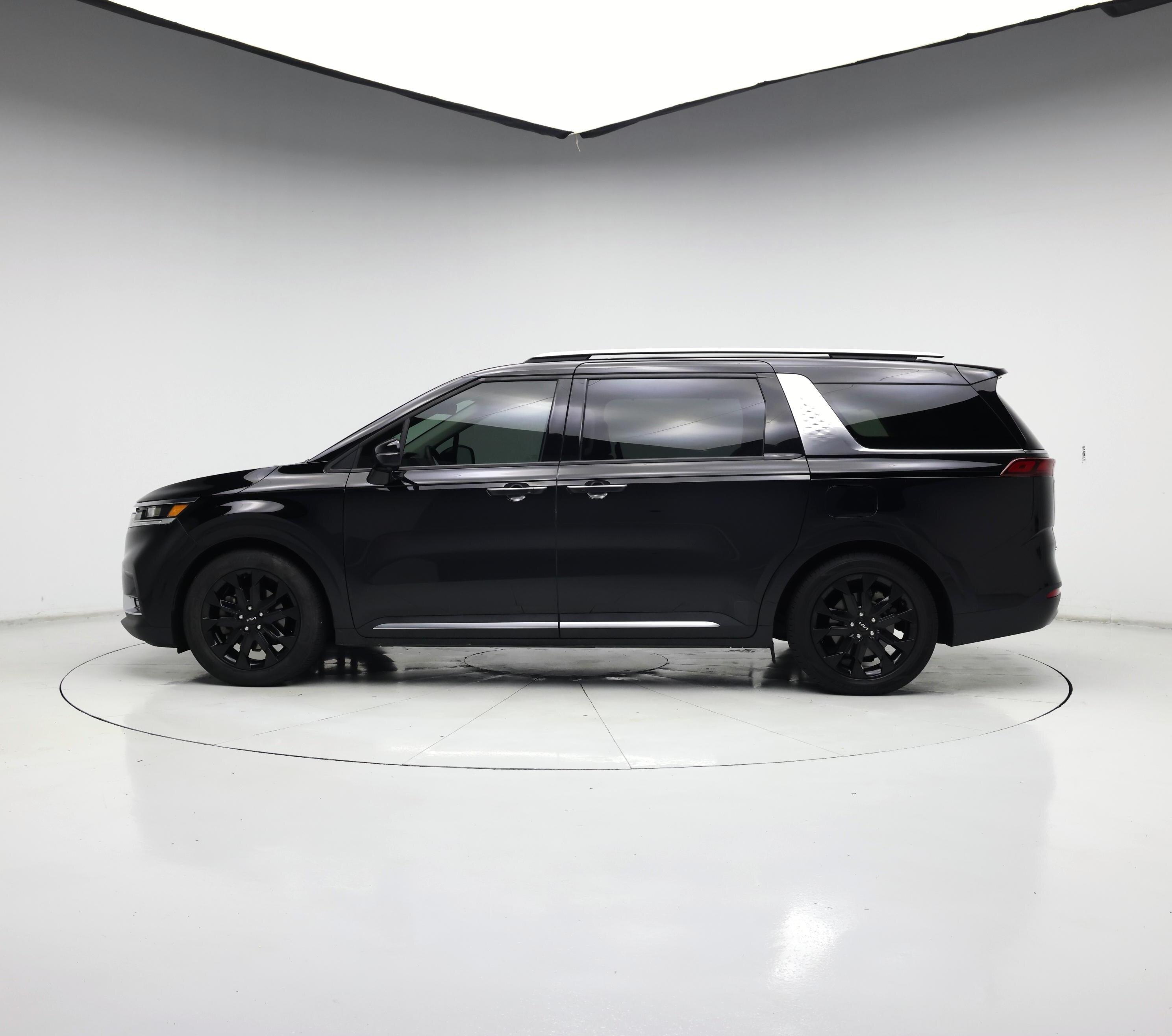 Thumbnail: 2022 Kia Carnival - 3