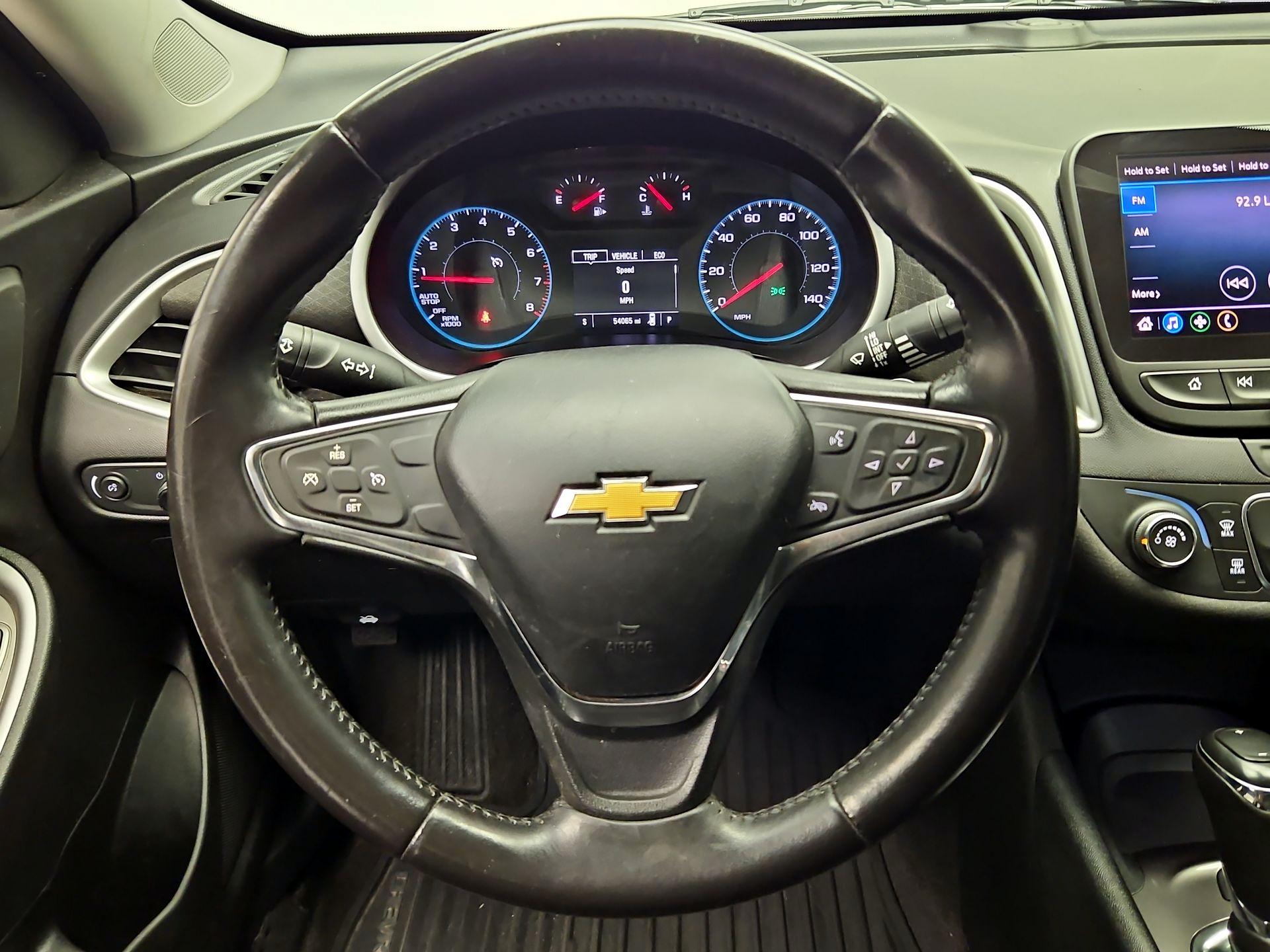 Thumbnail: 2020 Chevrolet Malibu - 10
