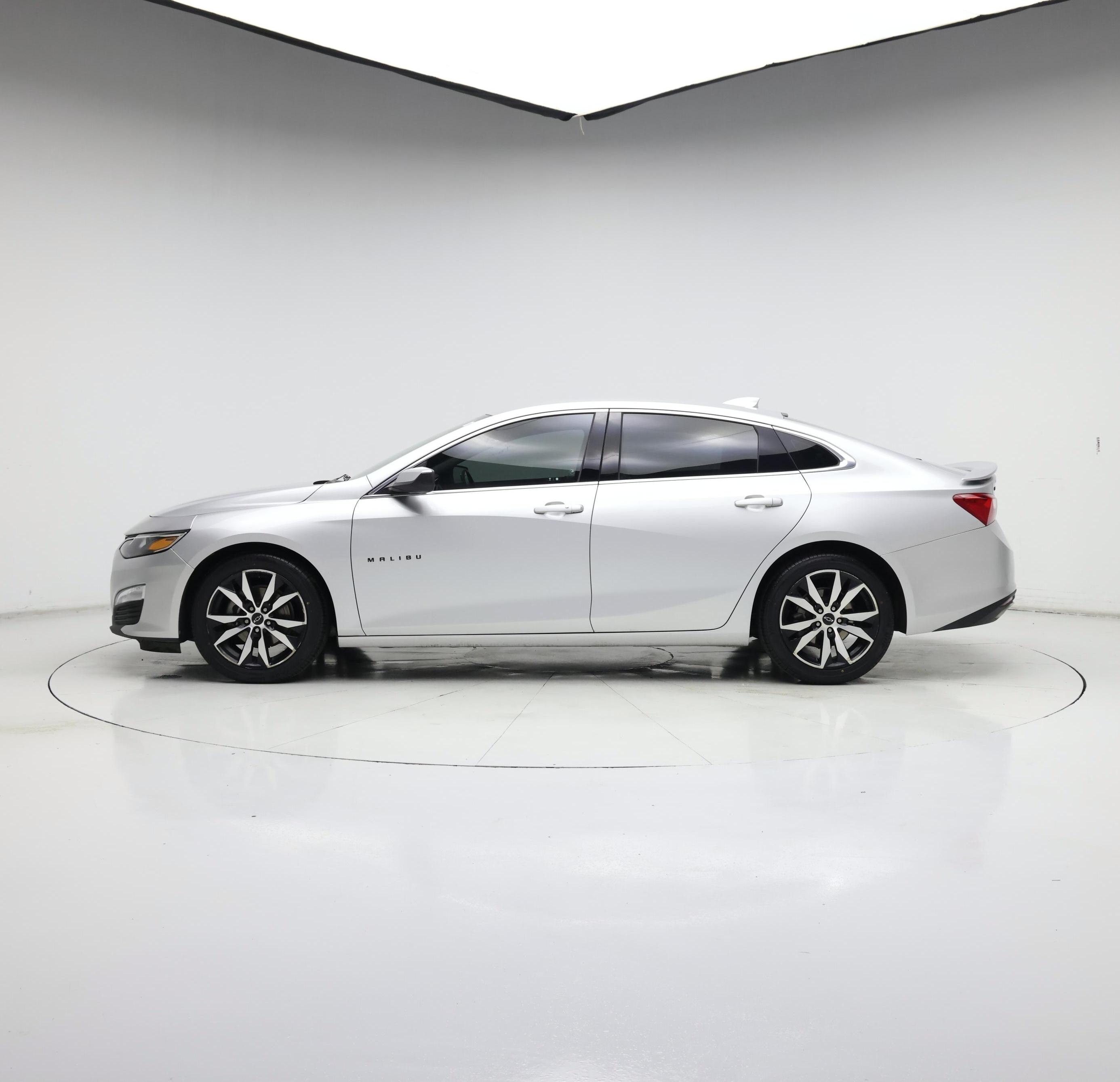 Thumbnail: 2020 Chevrolet Malibu - 3