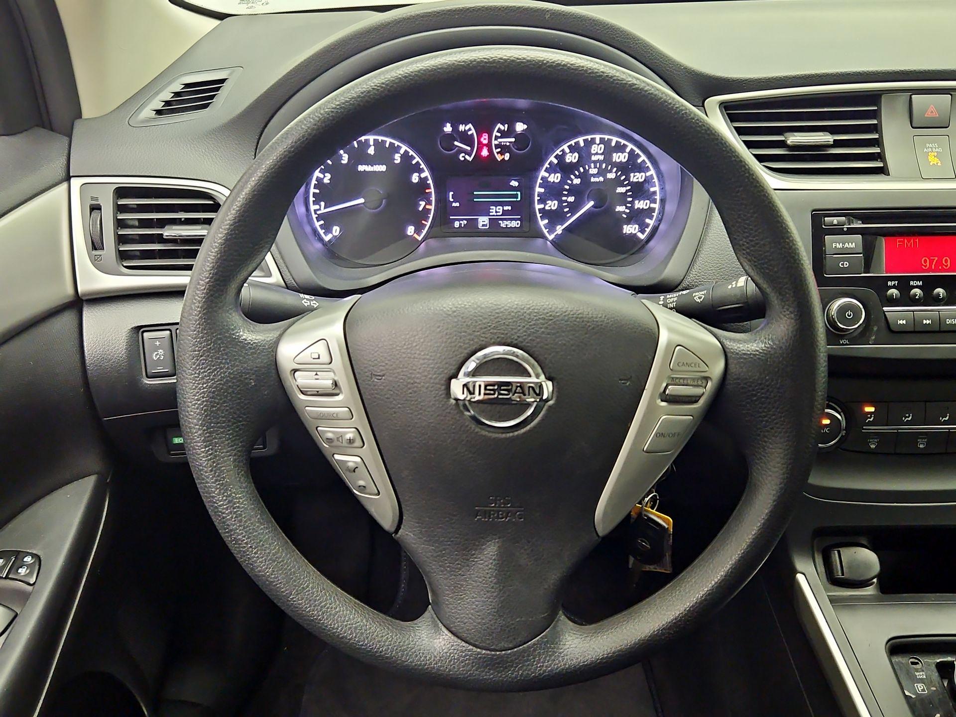 Thumbnail: 2017 Nissan Sentra - 10