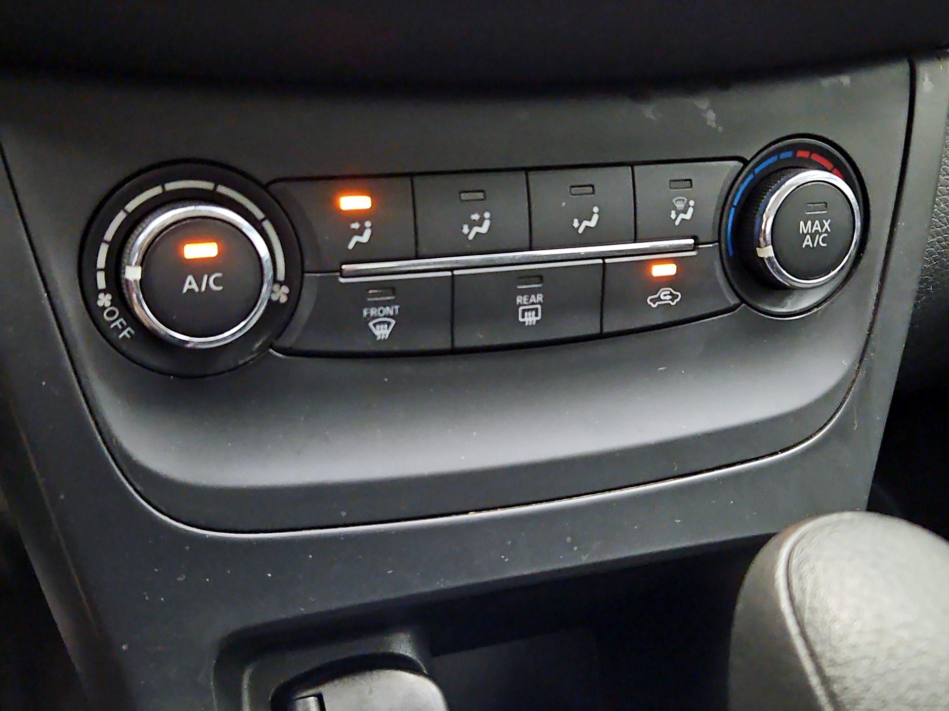 Thumbnail: 2017 Nissan Sentra - 15