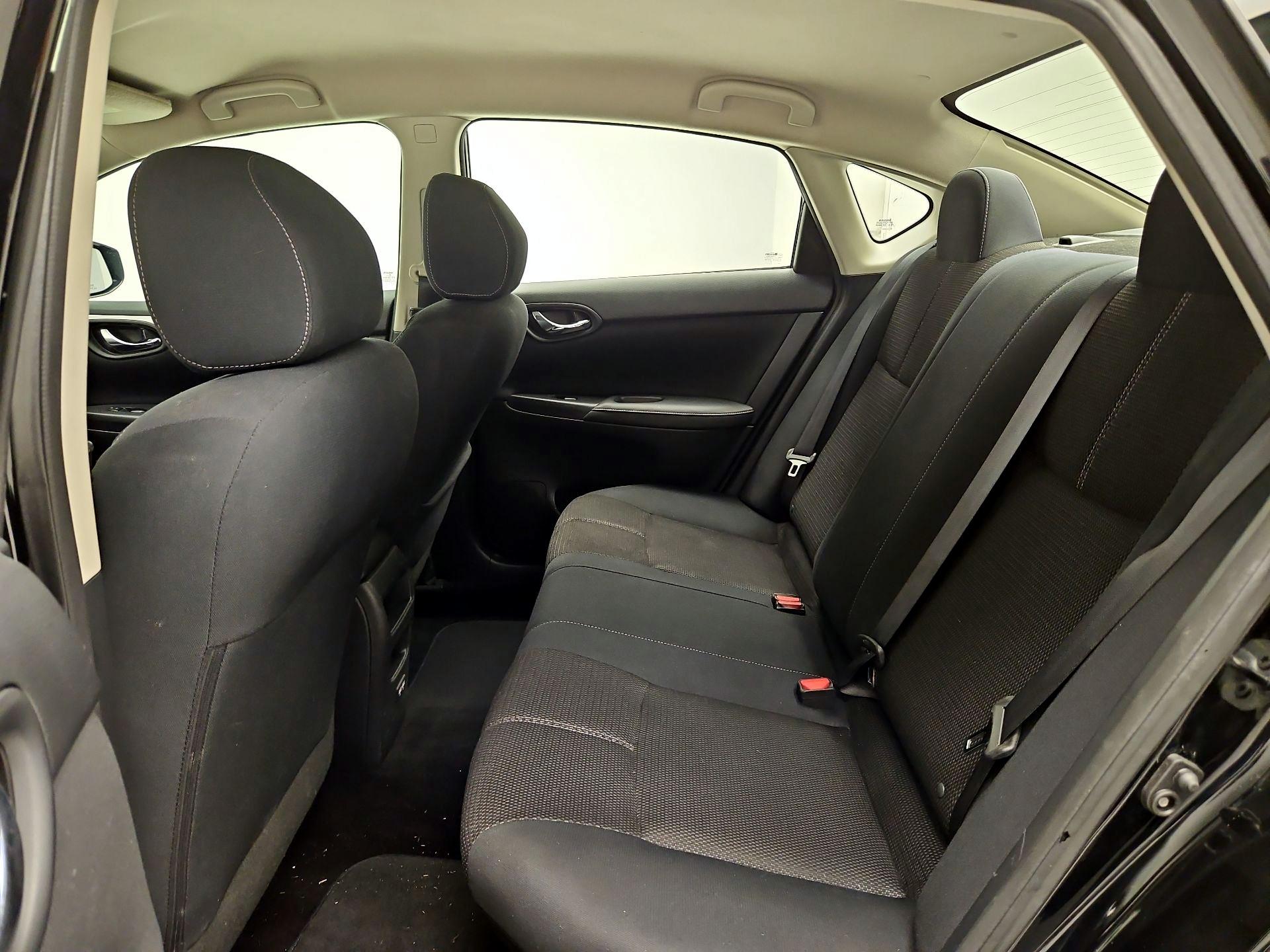 Thumbnail: 2017 Nissan Sentra - 18