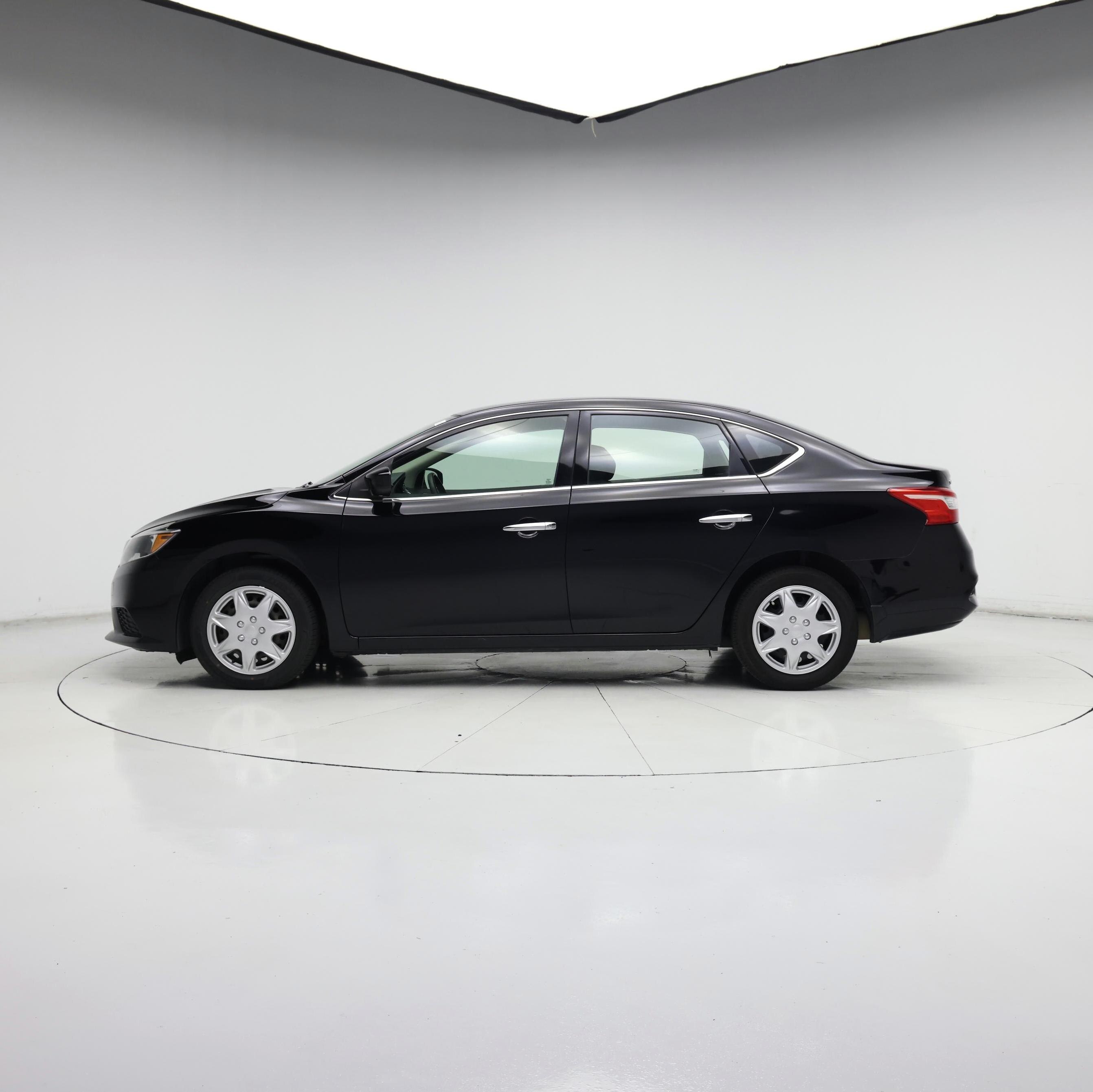 Thumbnail: 2017 Nissan Sentra - 3
