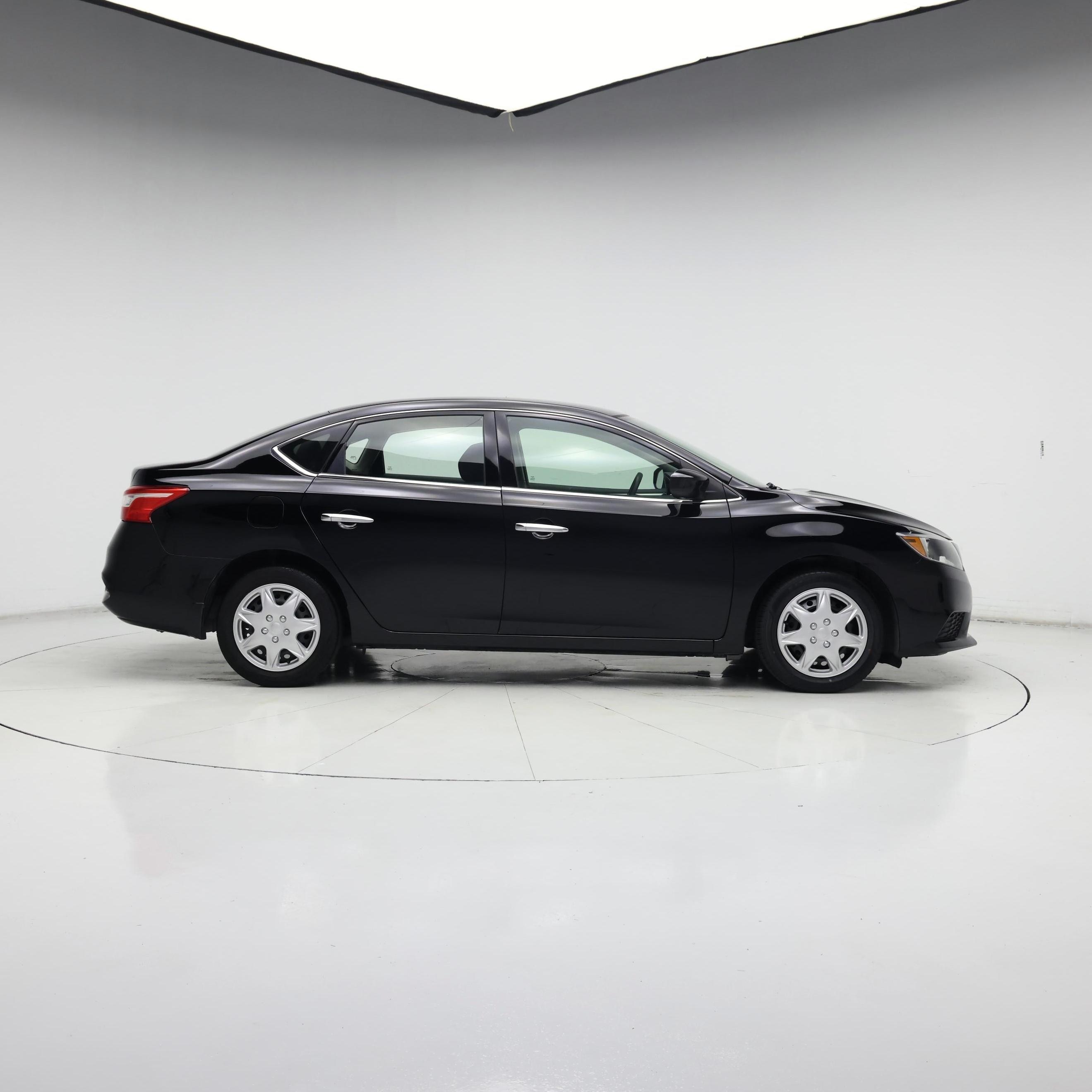 Thumbnail: 2017 Nissan Sentra - 7